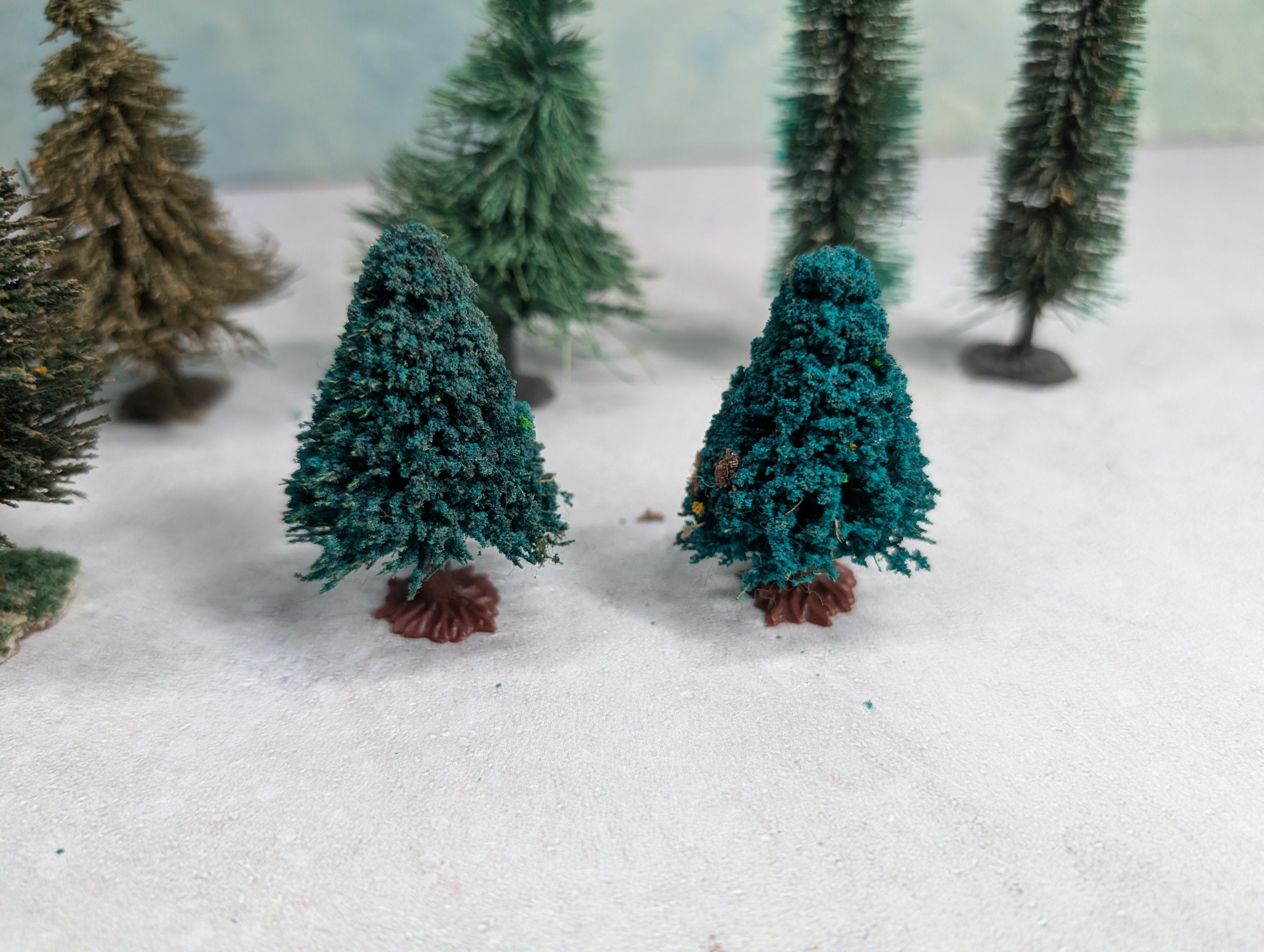USED HO Scale Lot of Trees (8 pcs)