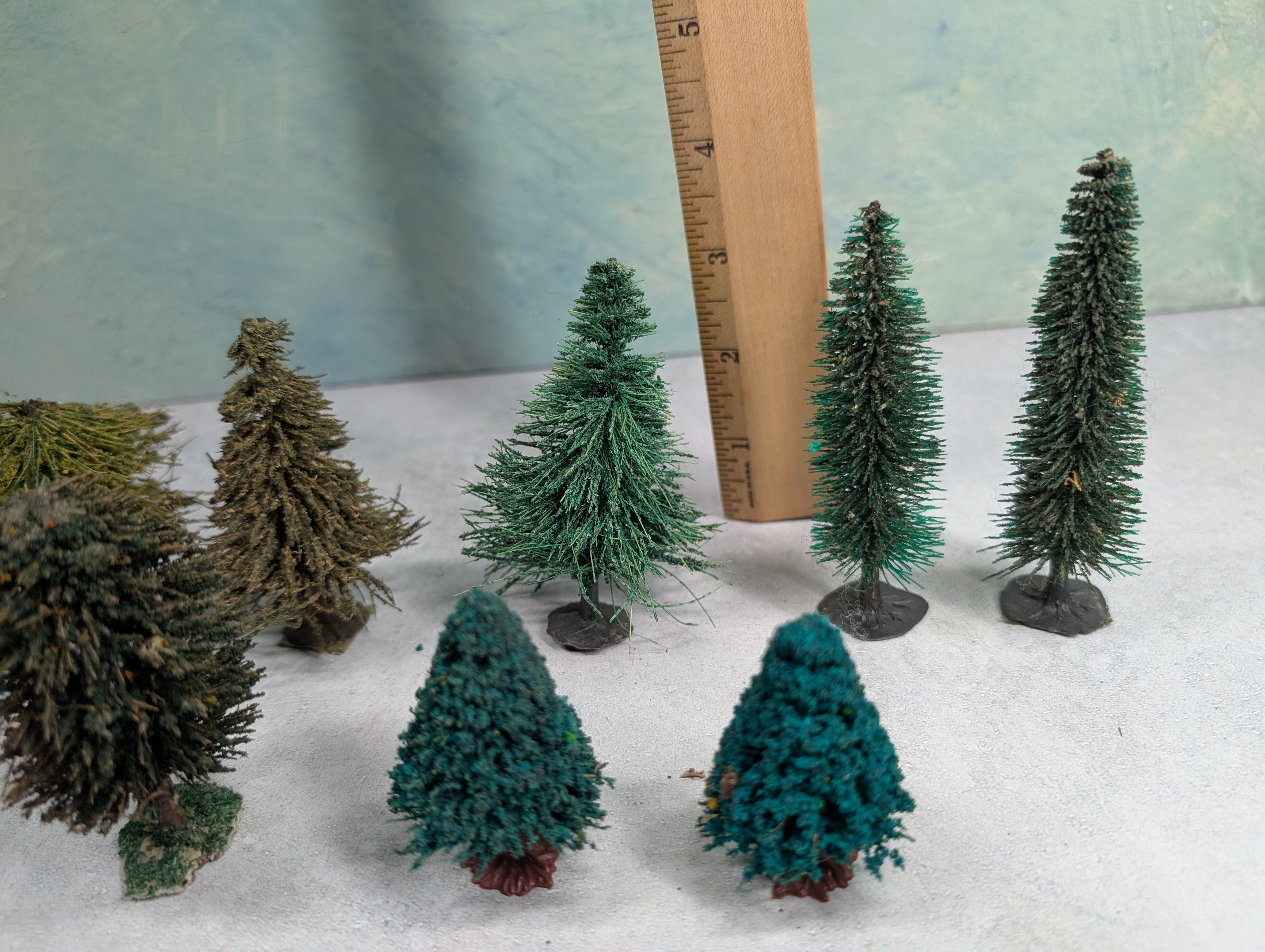 USED HO Scale Lot of Trees (8 pcs)