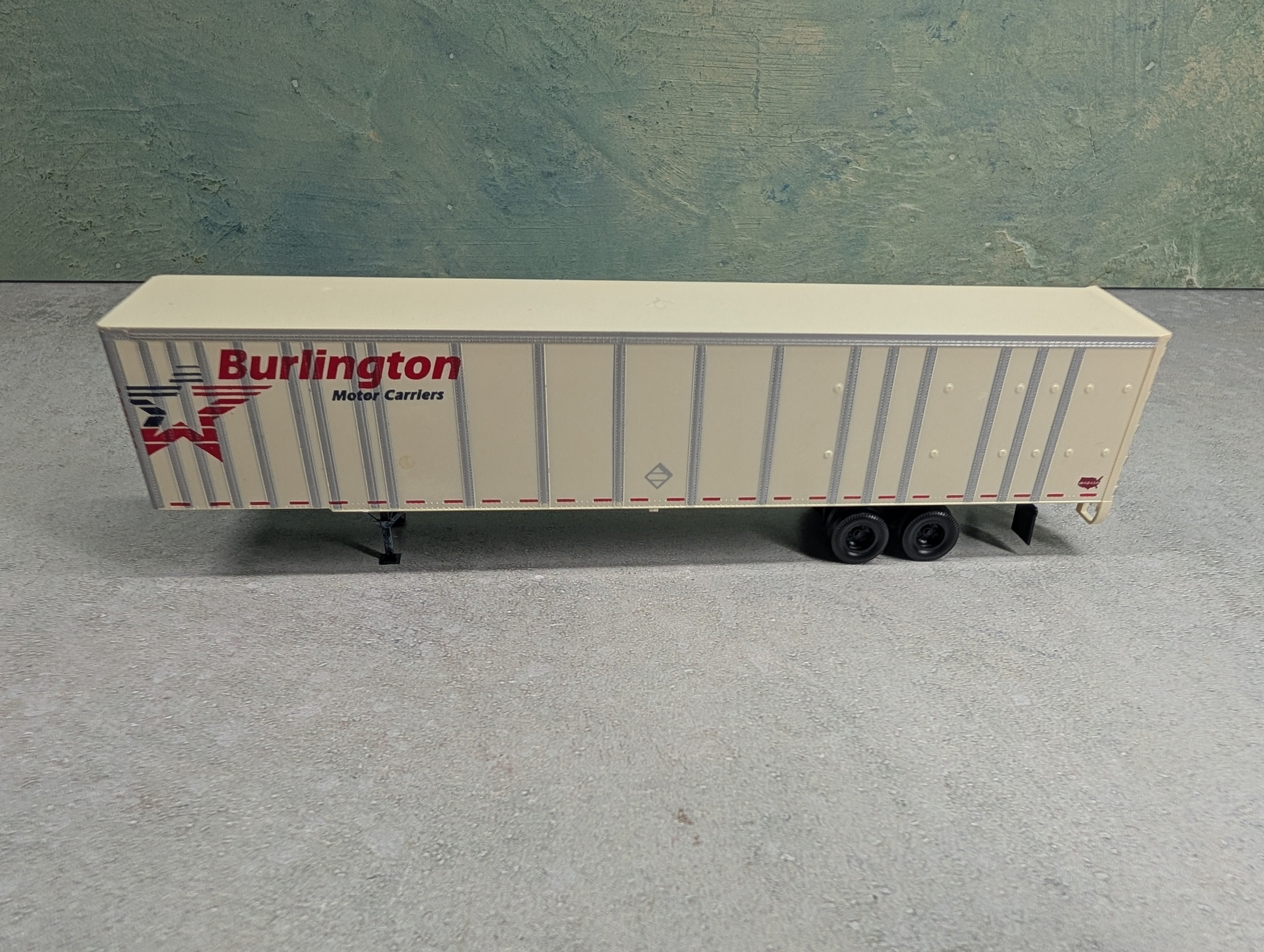 USED Bowser HO Scale 53' Trailer Burlington #P80183