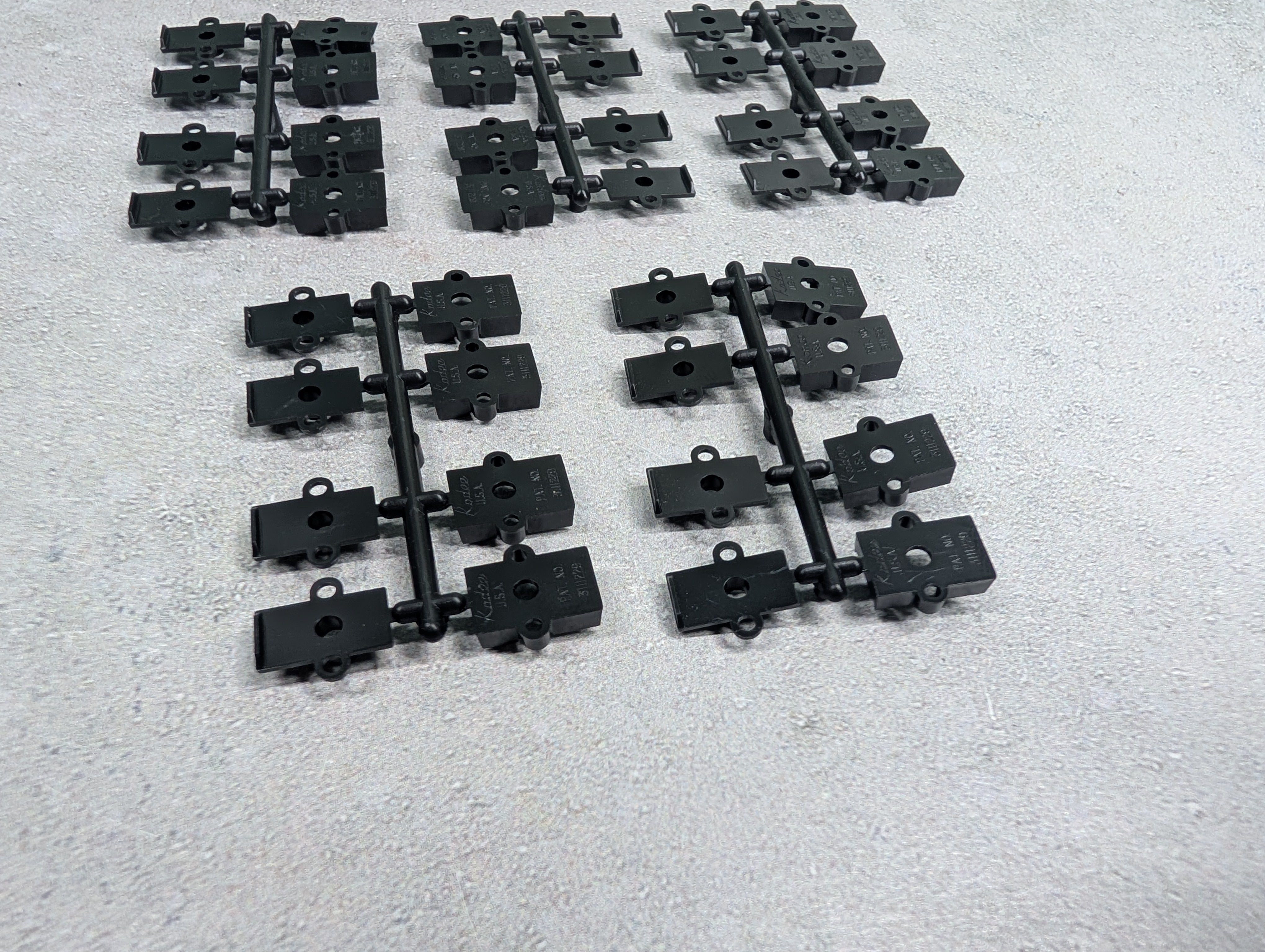 USED Kadee HO Scale Coupler Gearboxes & Lids (For 10 Cars)