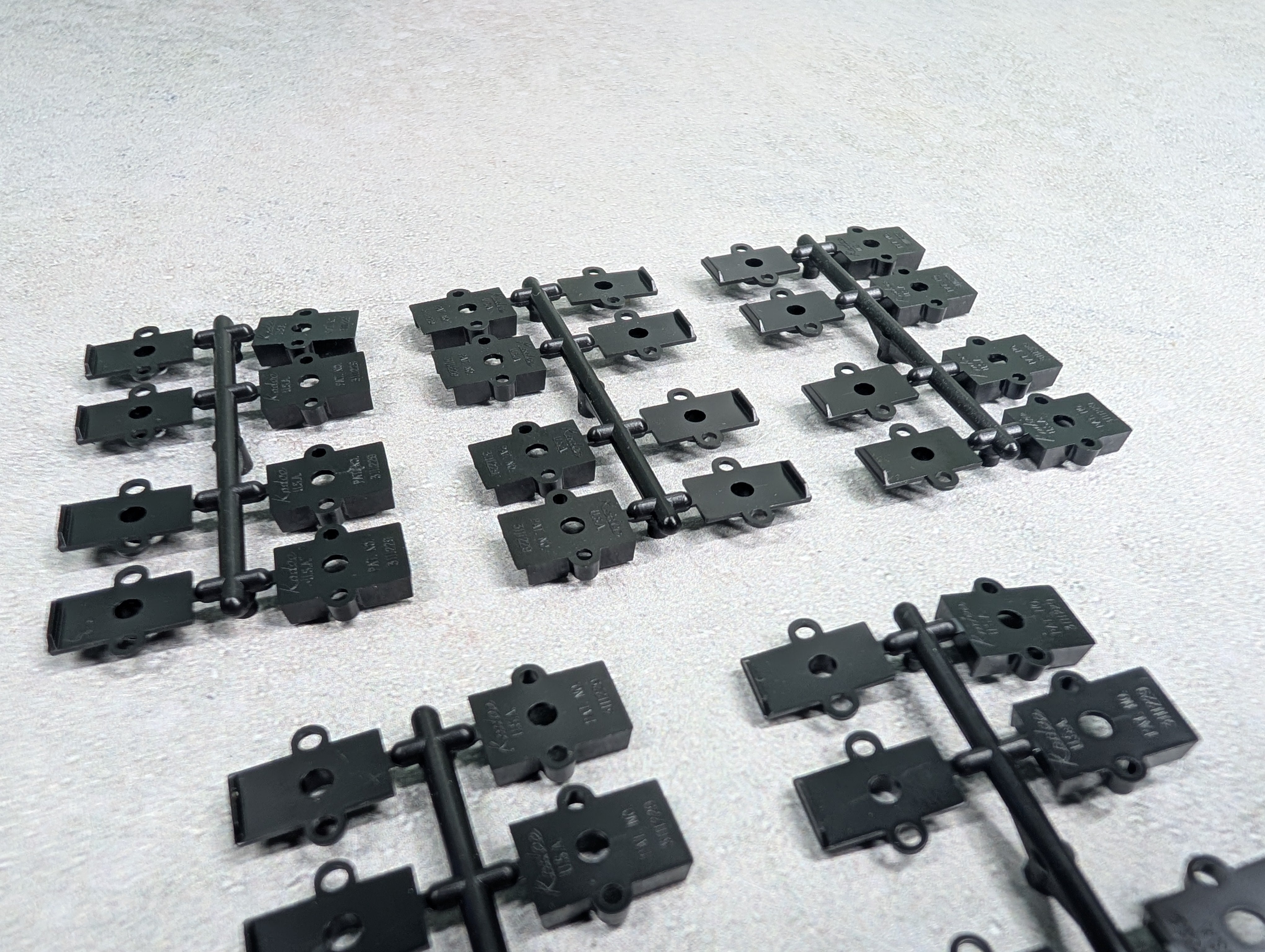 USED Kadee HO Scale Coupler Gearboxes & Lids (For 10 Cars)