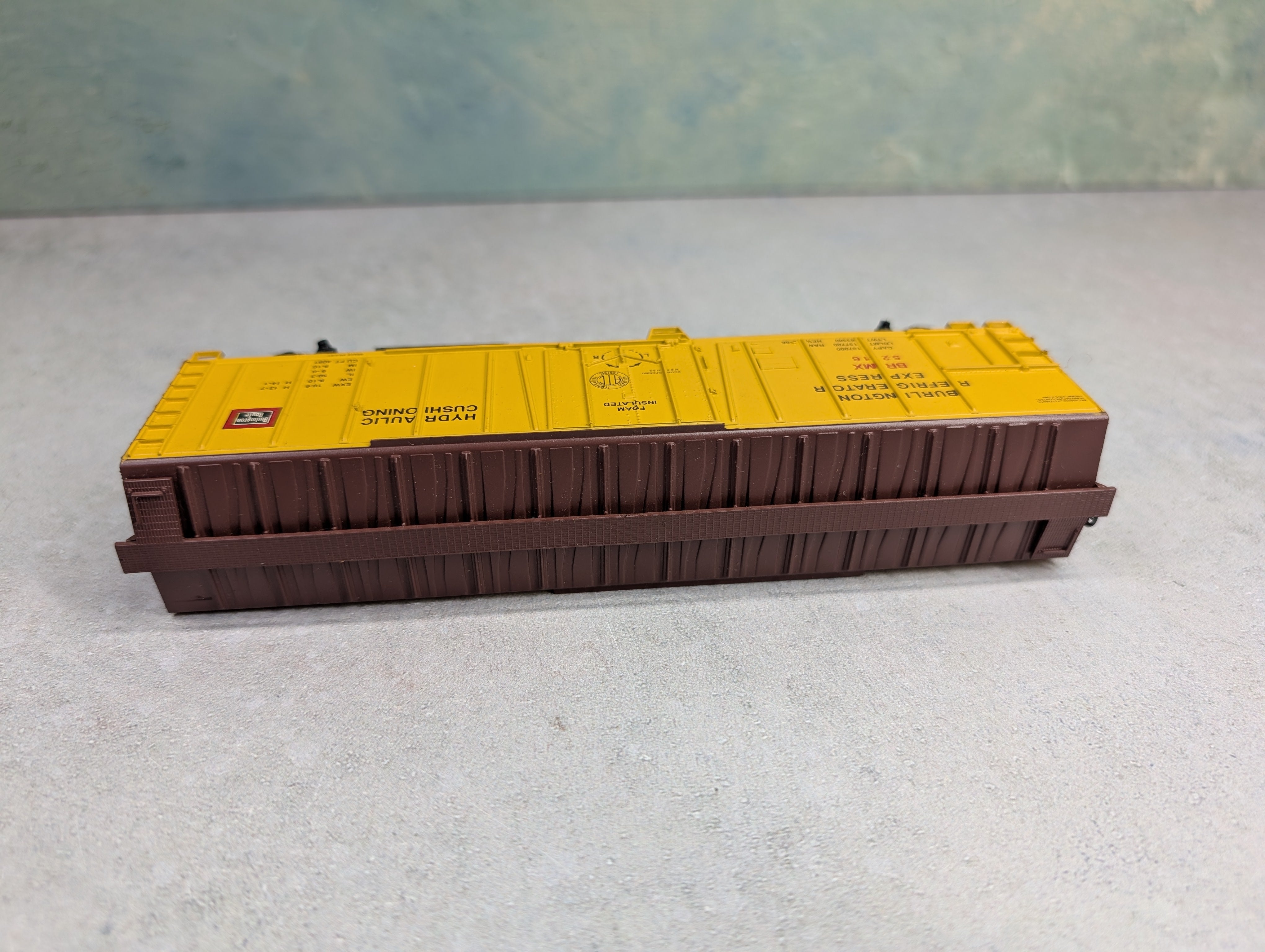 USED Athearn HO Scale 50' Box Car Burlington BRMX #5216