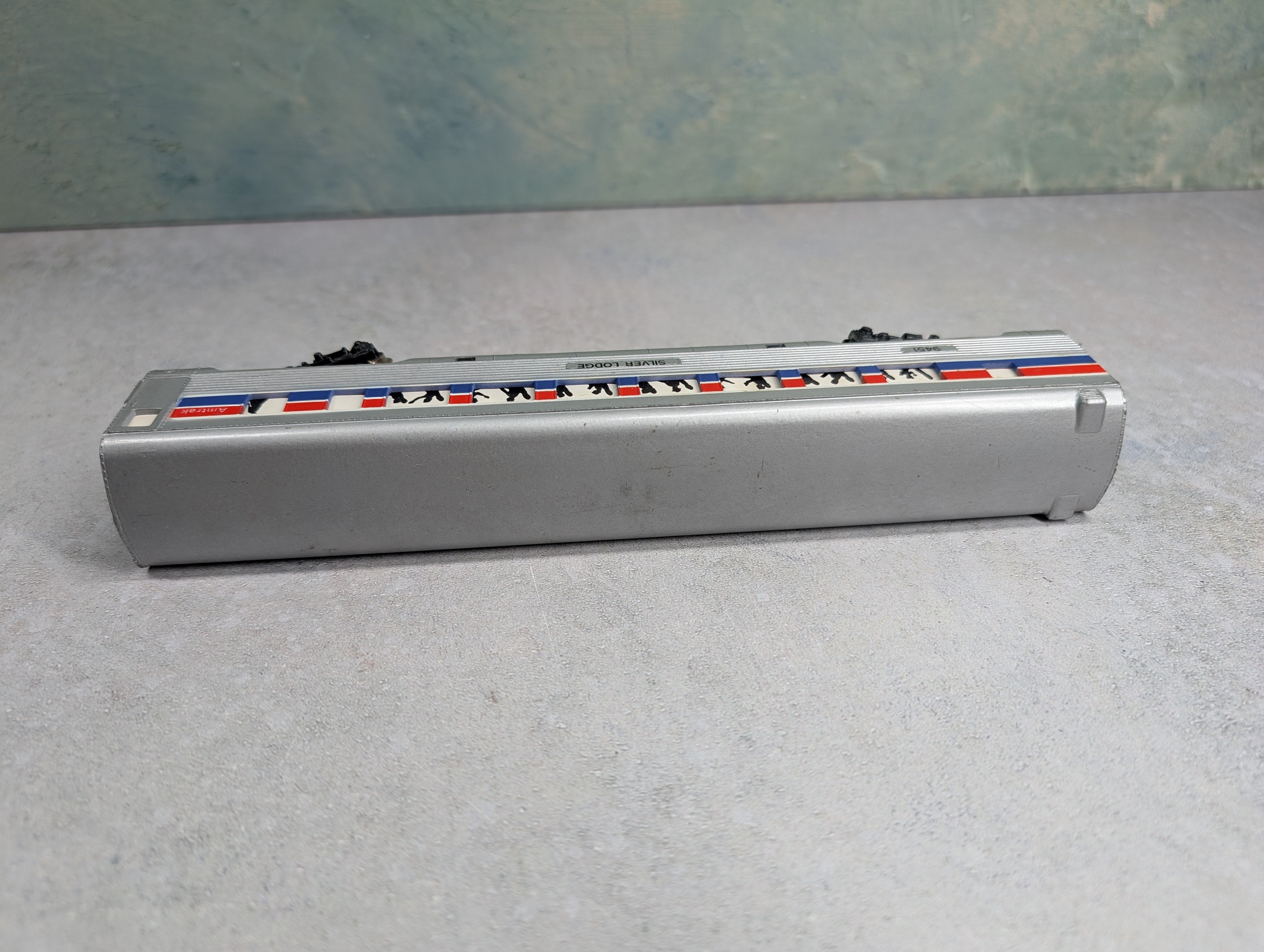USED Life-Like HO Scale Passenger Car Amtrak Silver Lodge
