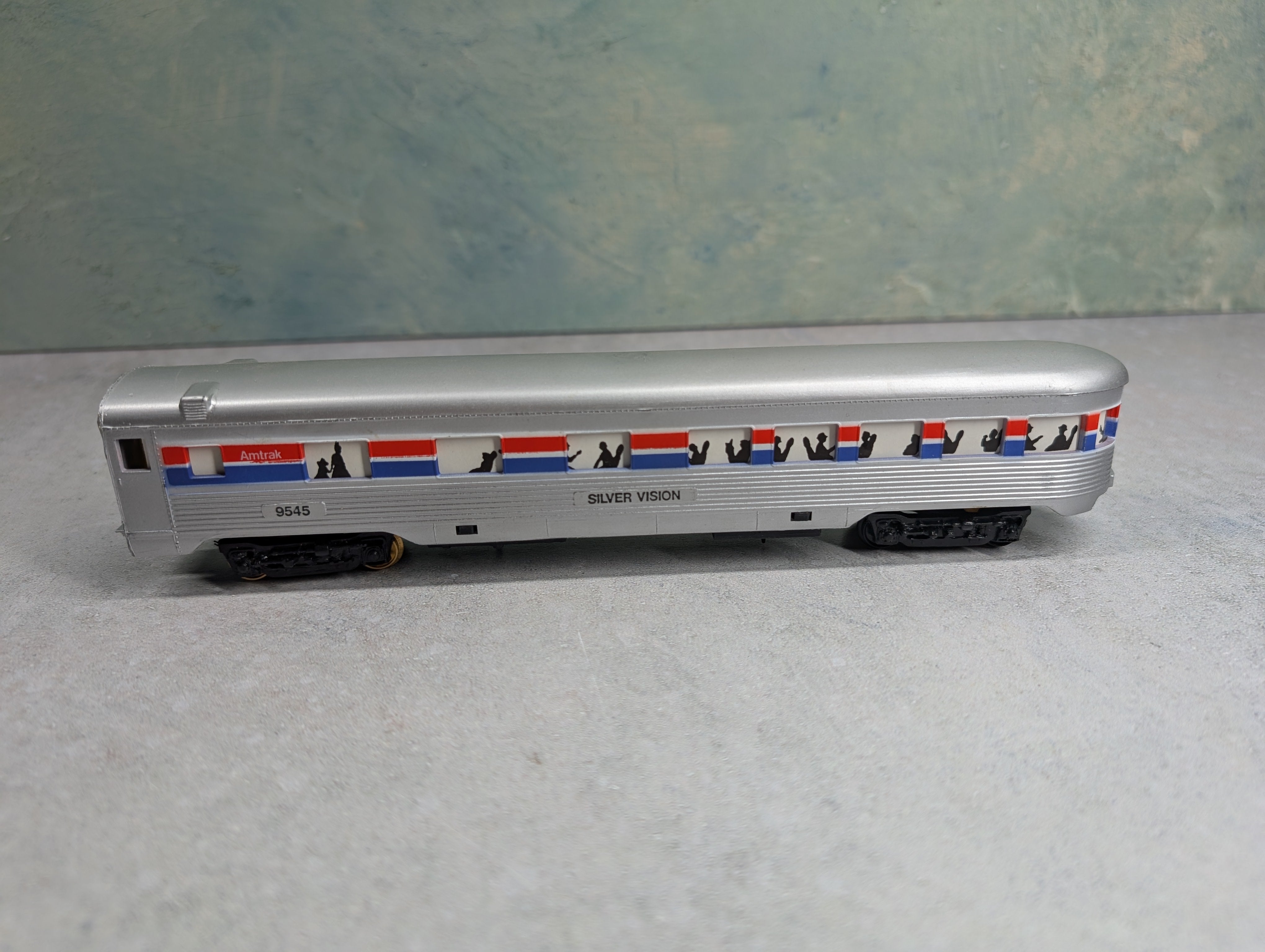 USED Life-Like HO Scale OBS Passenger Car Amtrak #9545 Silver Vision