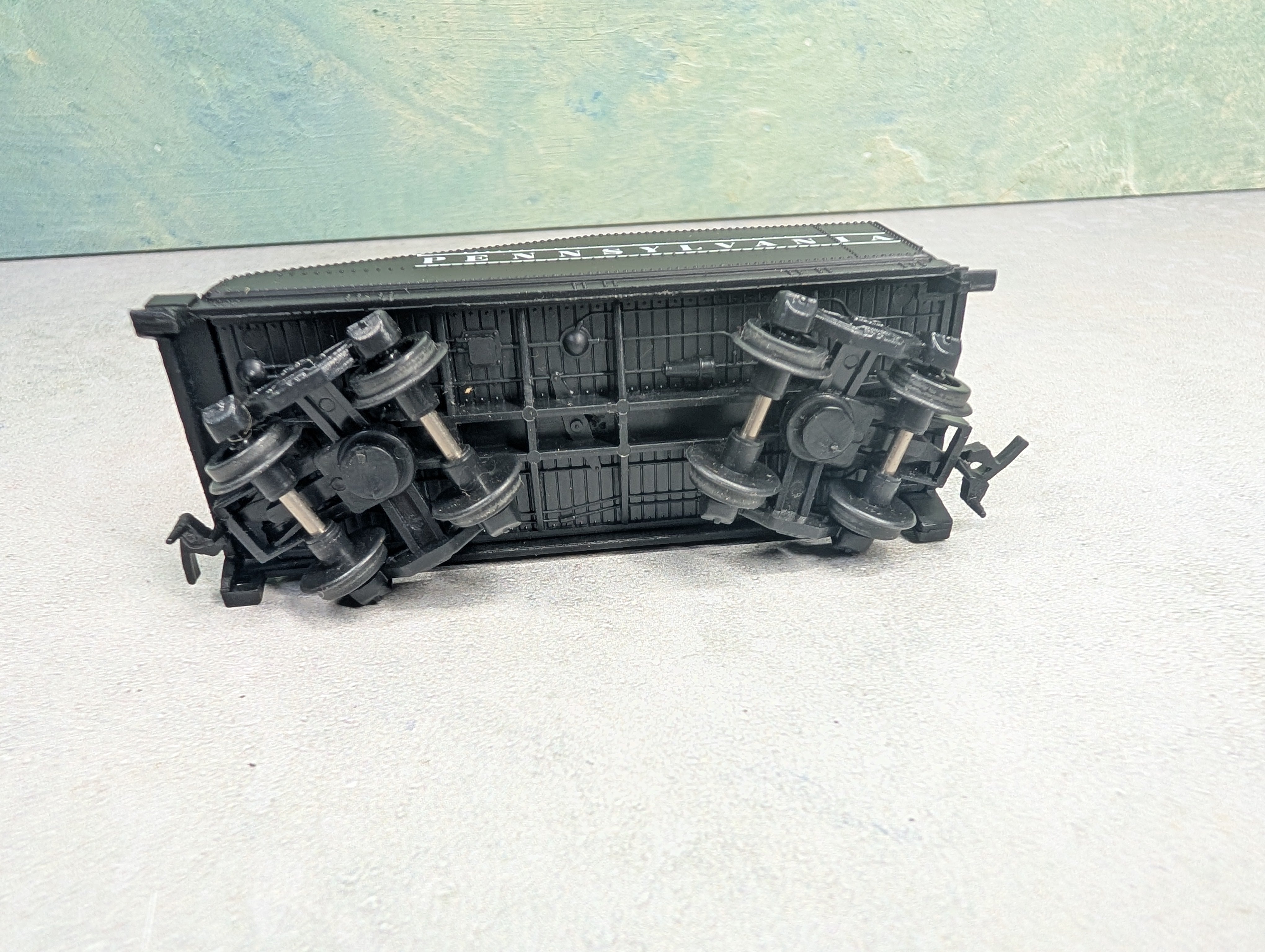 USED Life-Like HO Scale Black Steam Locomotive Tender Pennsylvania