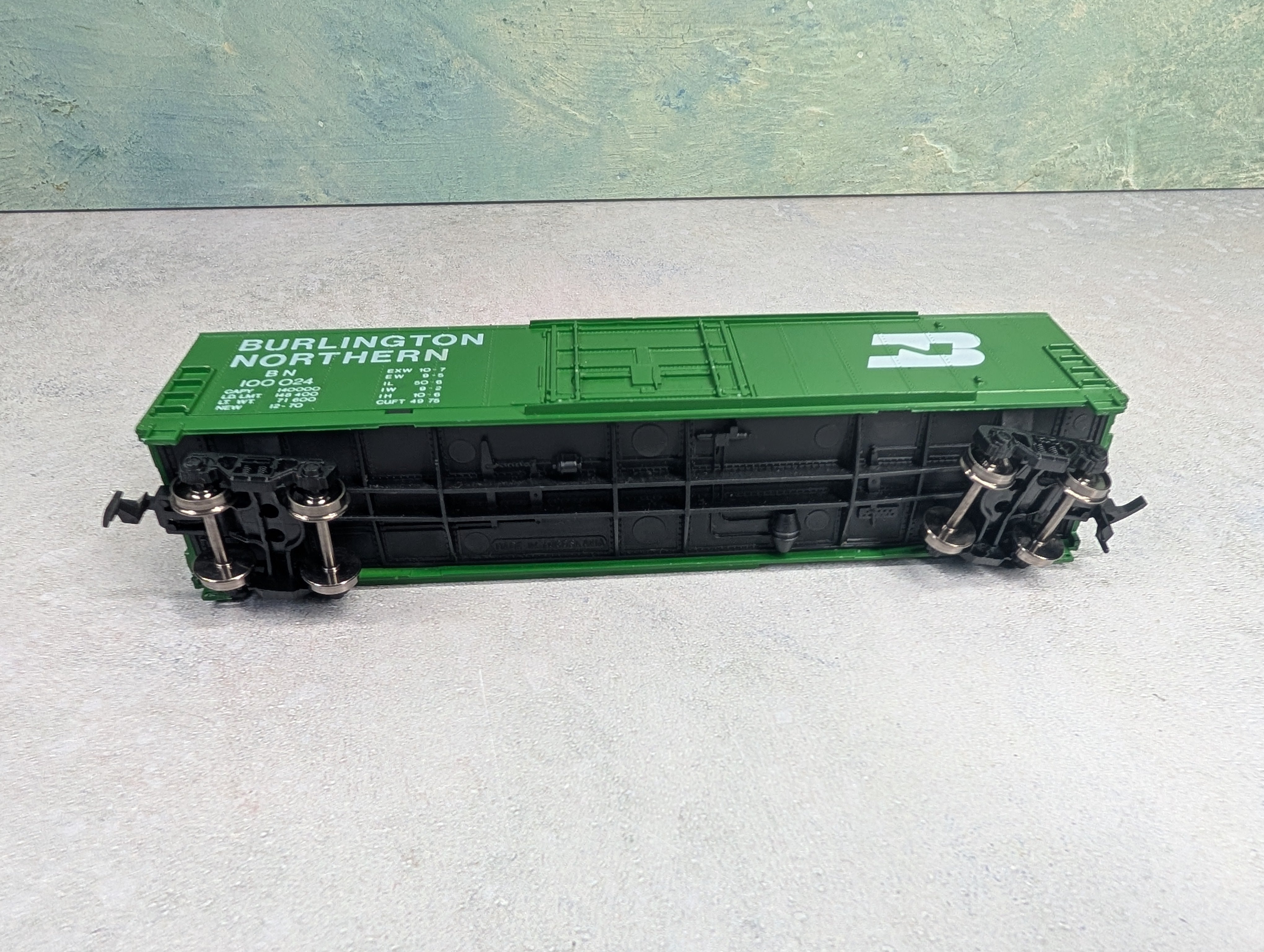 USED HO Scale 50' Box Car Burlington Northern BN #100024 Metal Wheels