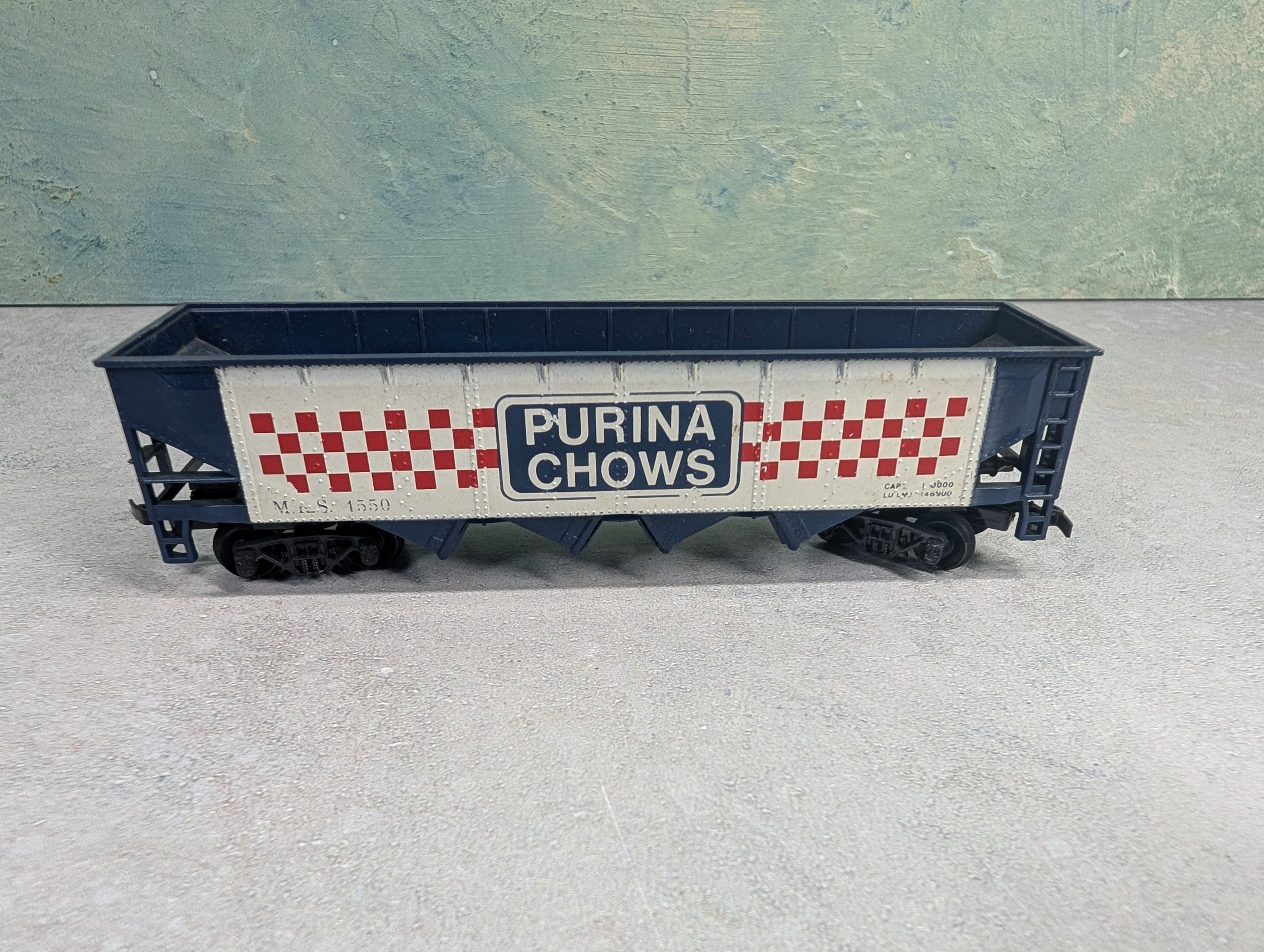 USED Tyco HO Scale Quad Hopper Purina Chows