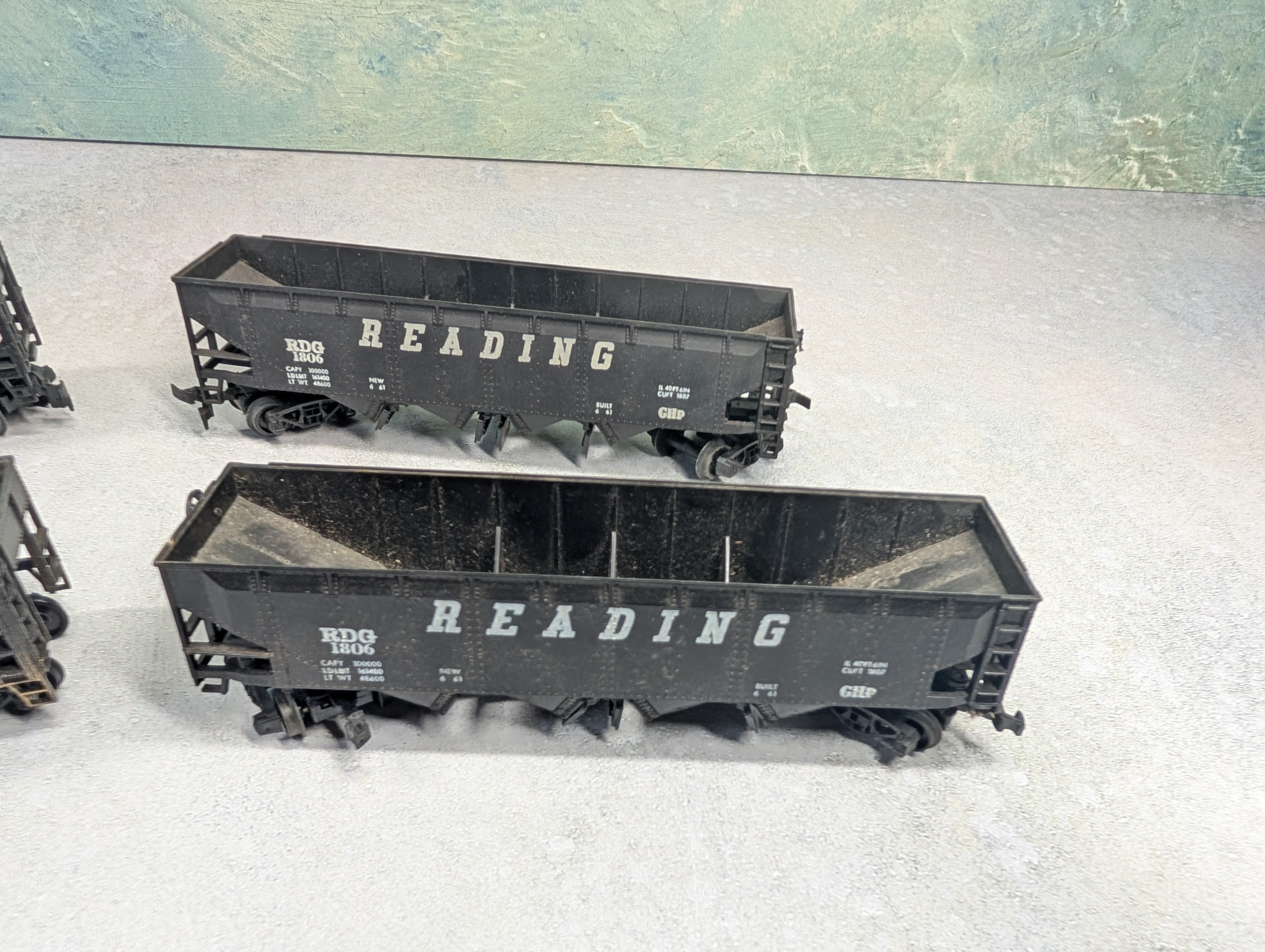 USED AHM HO Scale Lot of Operating Quad Hoppers Reading, B&O, PRR (4 pcs)