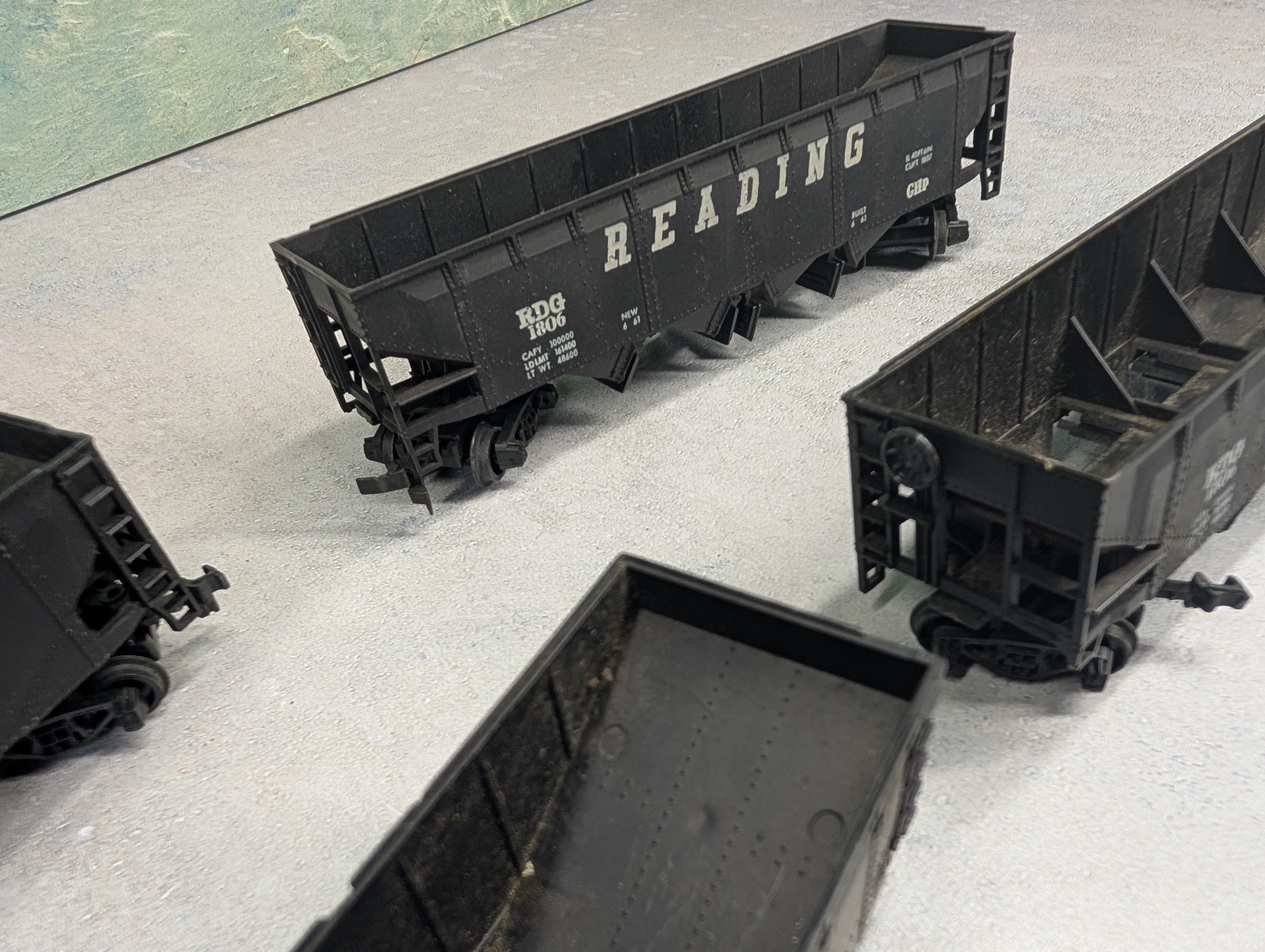 USED AHM HO Scale Lot of Operating Quad Hoppers Reading, B&O, PRR (4 pcs)