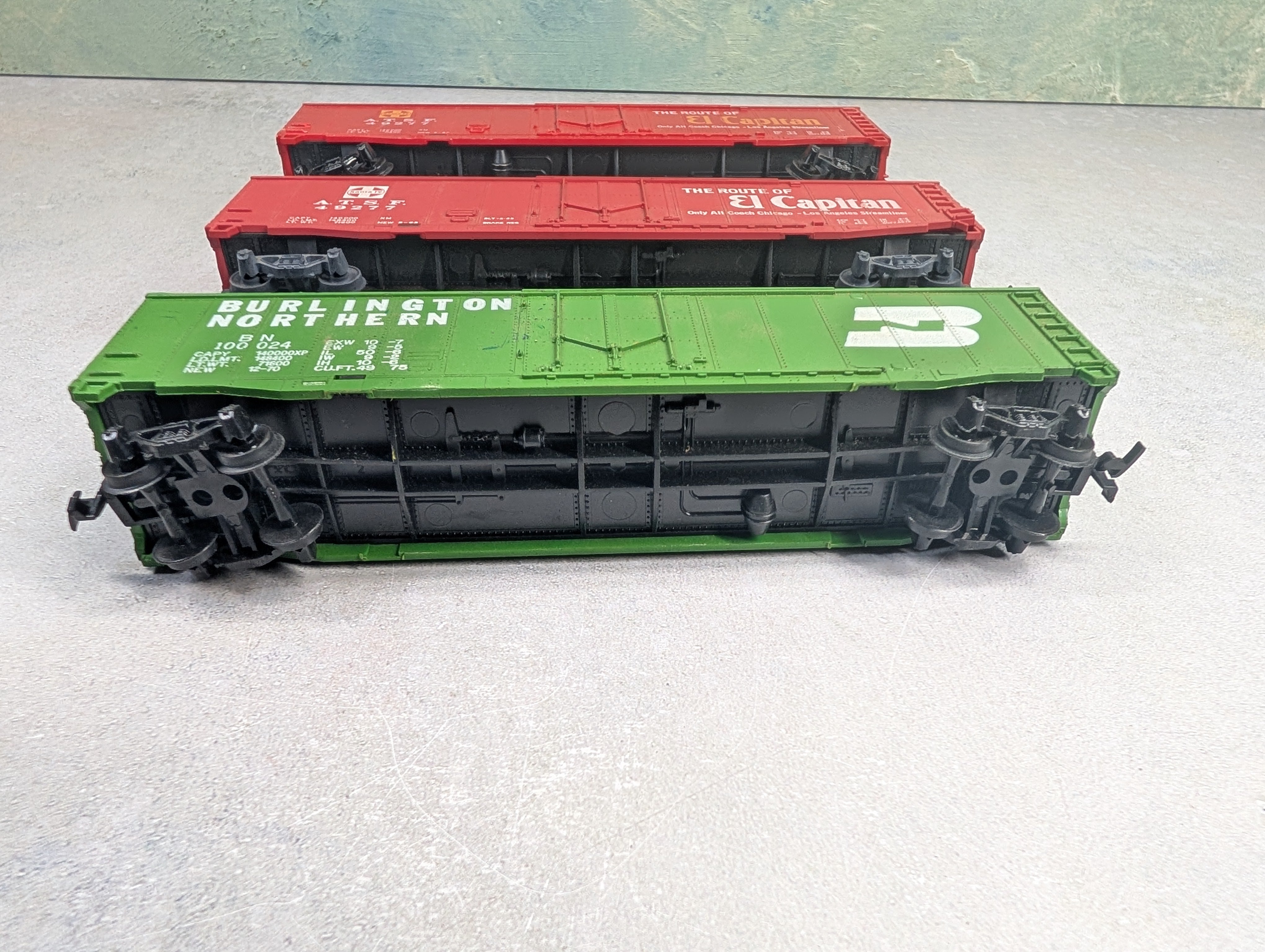 USED Tyco HO Scale Lot of 50' Boxcars Santa Fe, Burlington Northern (3 pcs)