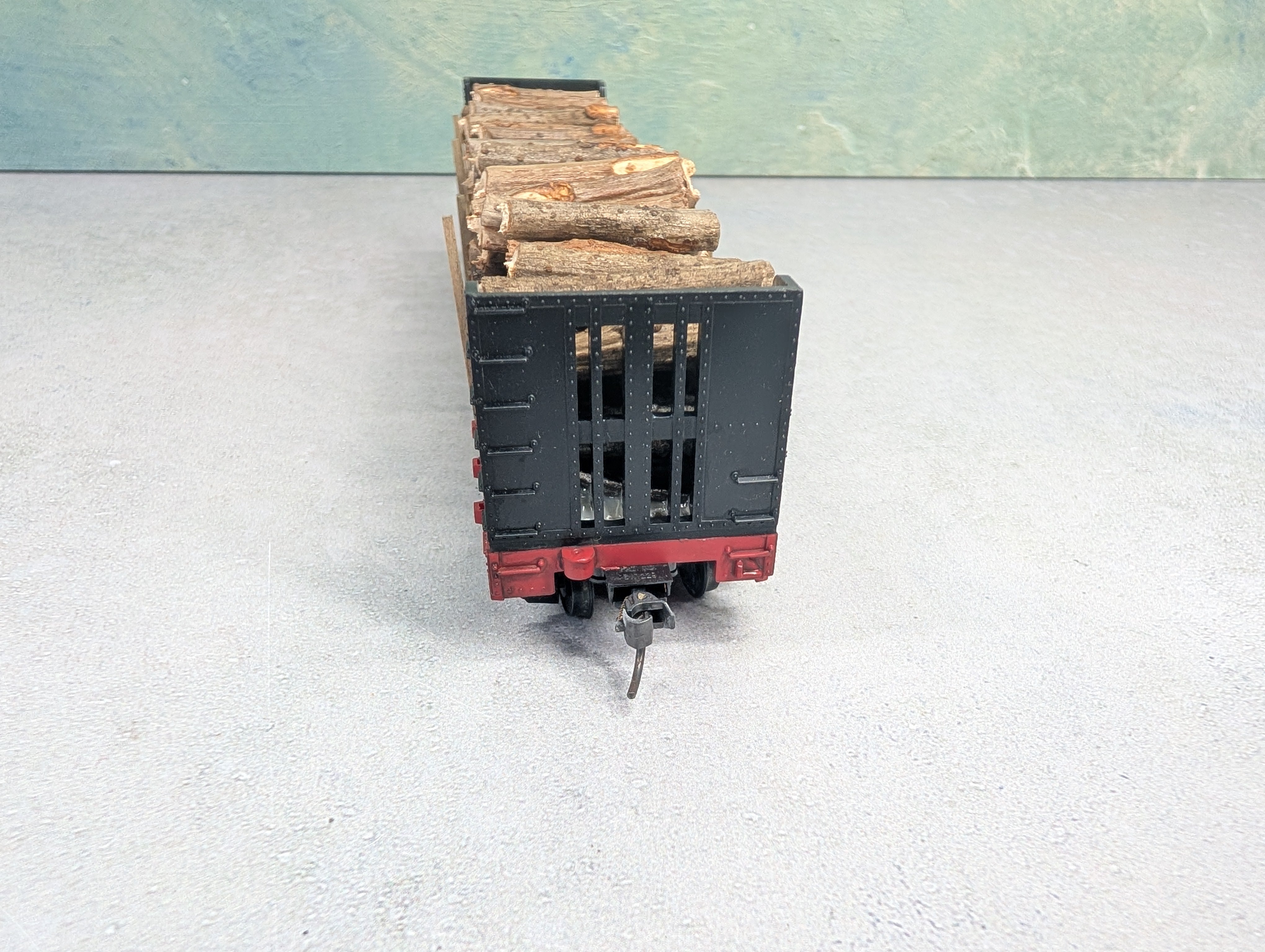 USED Mantua HO Scale Lot of 50' Bulkhead Flat Cars Southern #4365 w/ Custom Wood Loads (2 pcs)