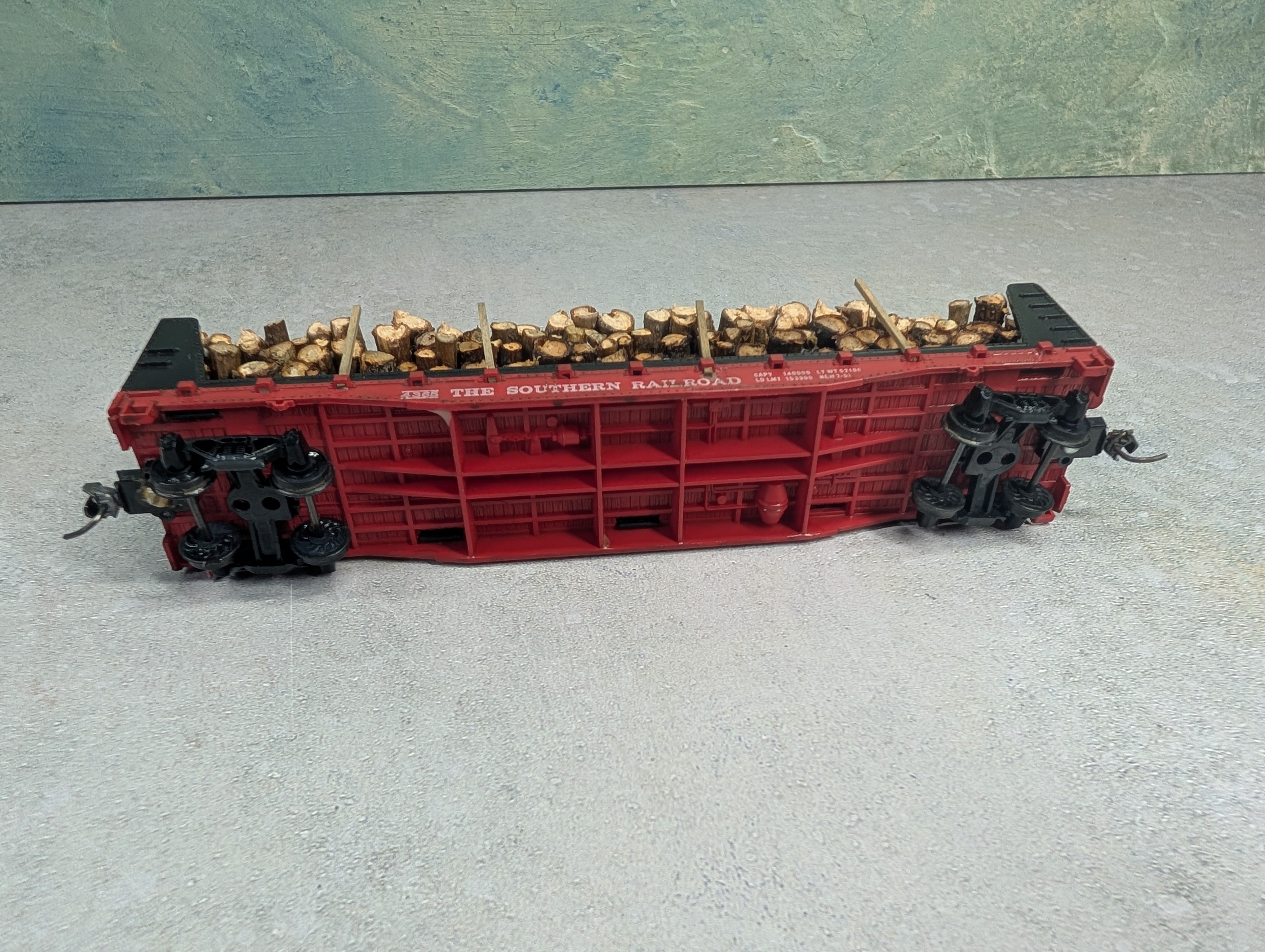 USED Mantua HO Scale Lot of 50' Bulkhead Flat Cars Southern #4365 w/ Custom Wood Loads (2 pcs)