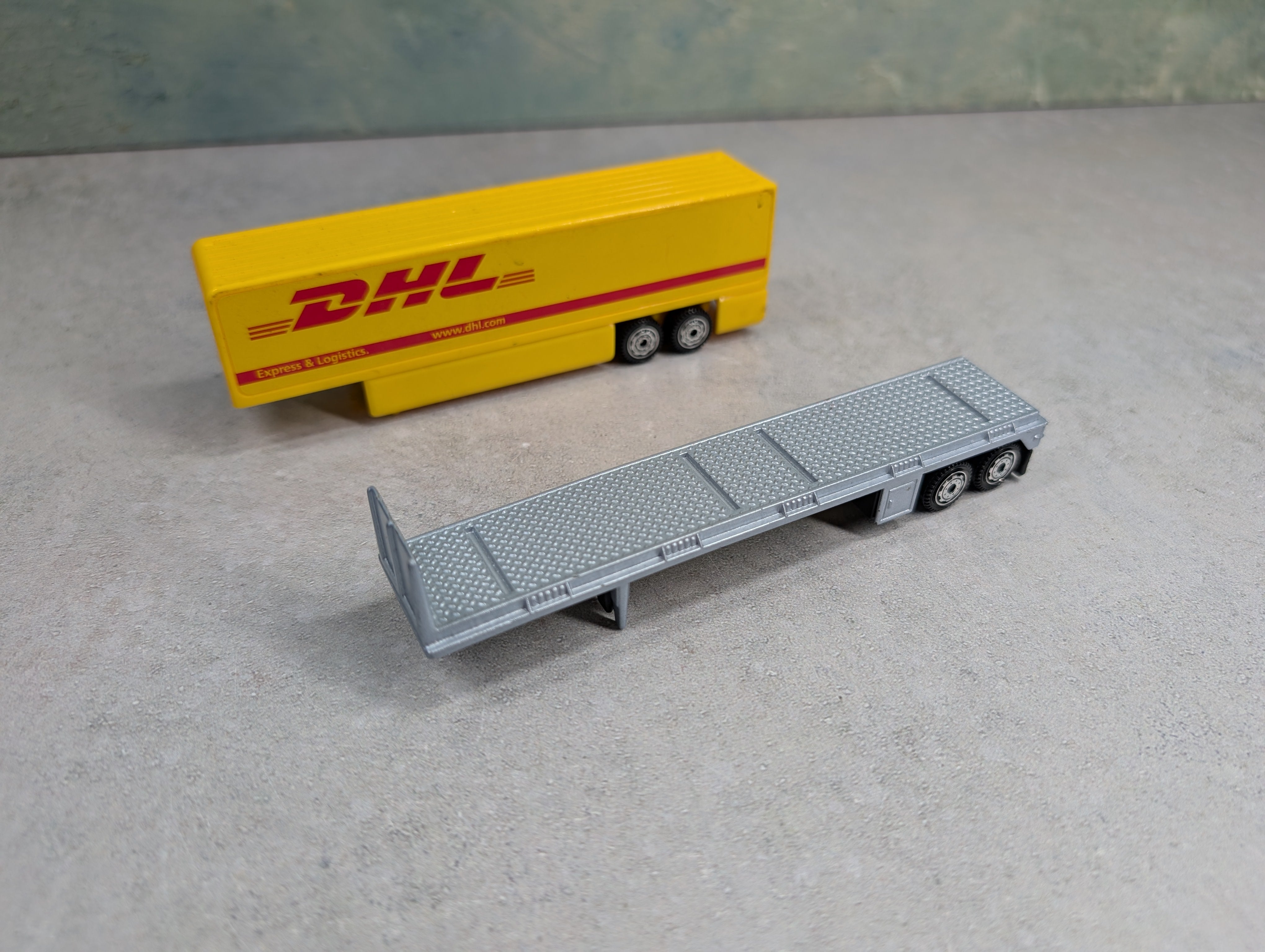 USED Lot of Trailers DHL