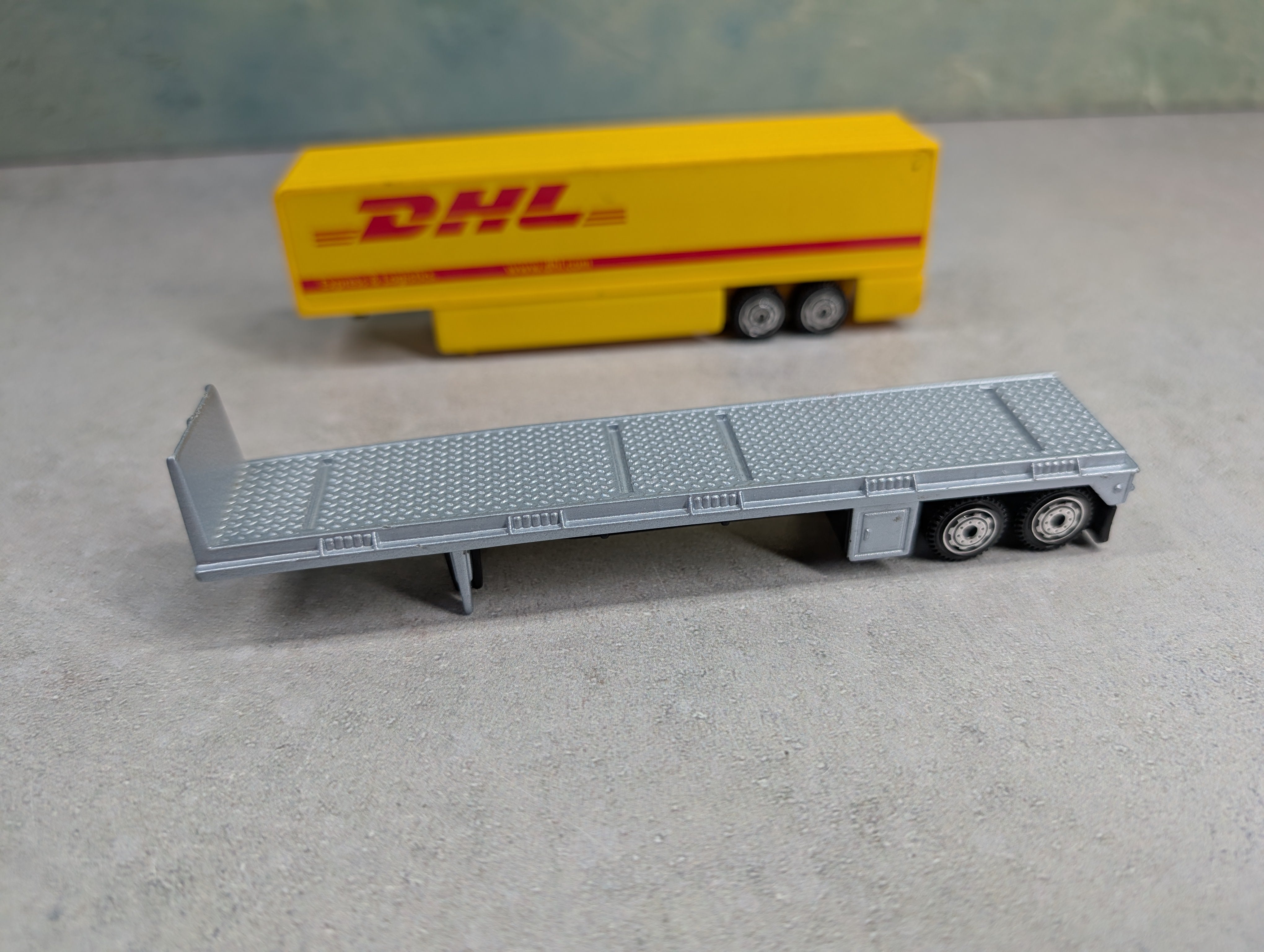 USED Lot of Trailers DHL