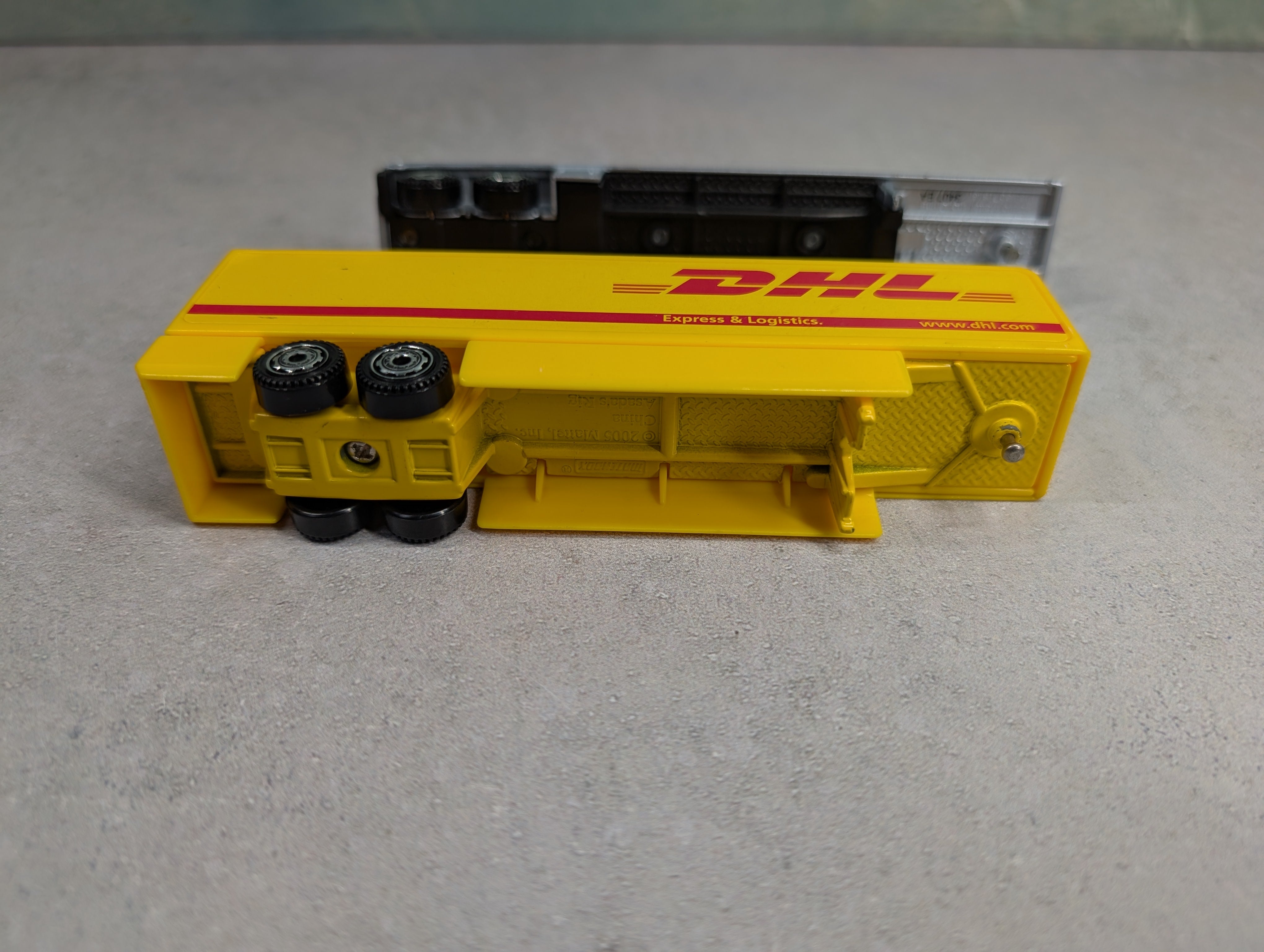 USED Lot of Trailers DHL