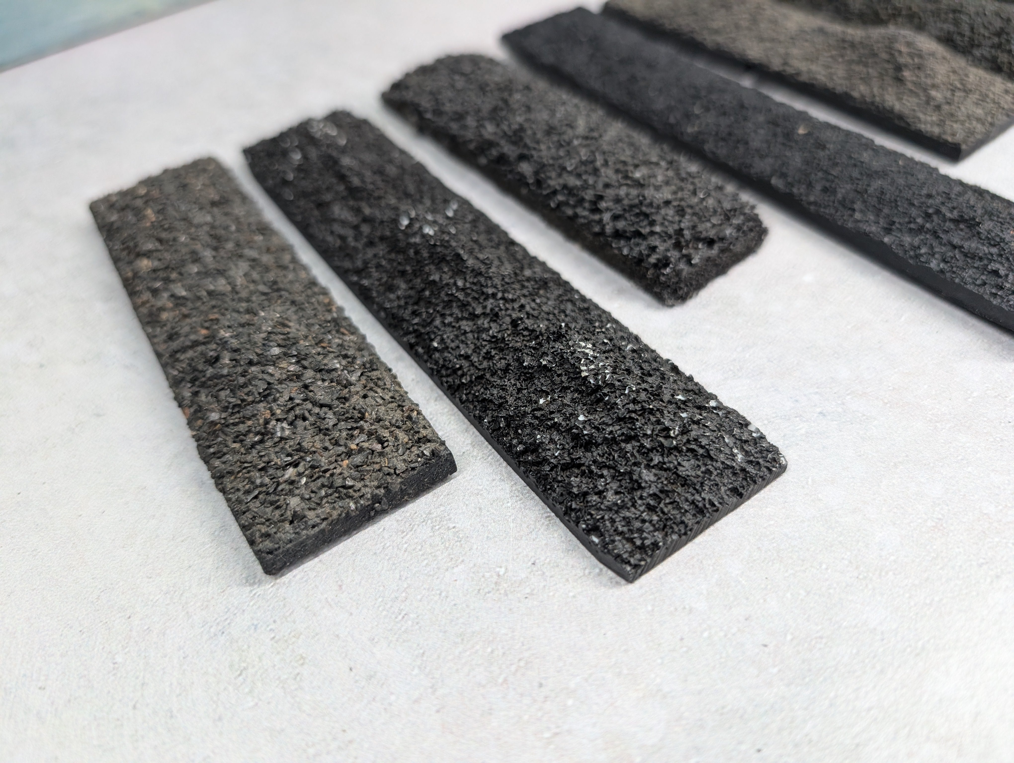 USED HO Scale Lot of Coal Loads (7 pcs)