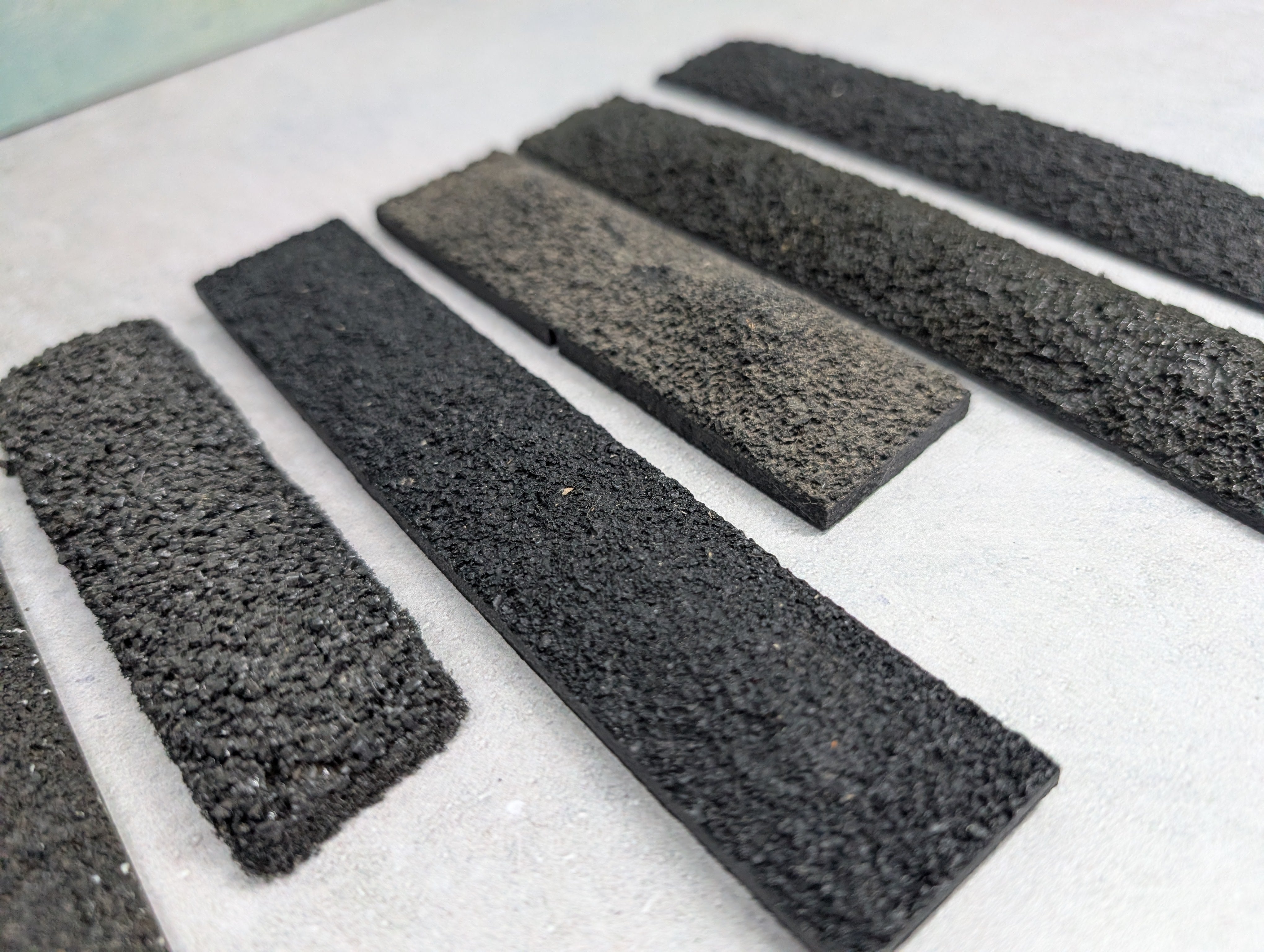 USED HO Scale Lot of Coal Loads (7 pcs)