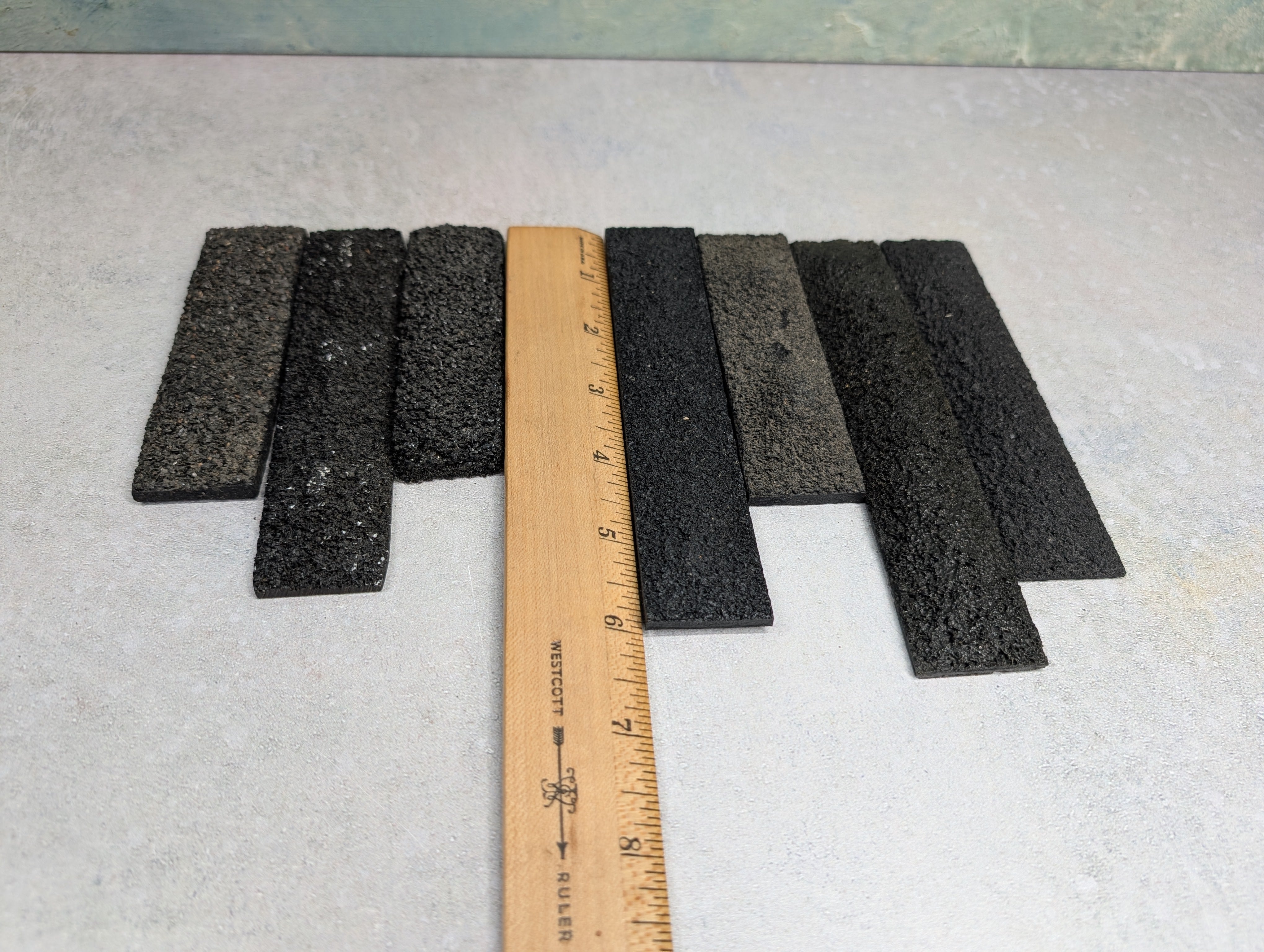USED HO Scale Lot of Coal Loads (7 pcs)