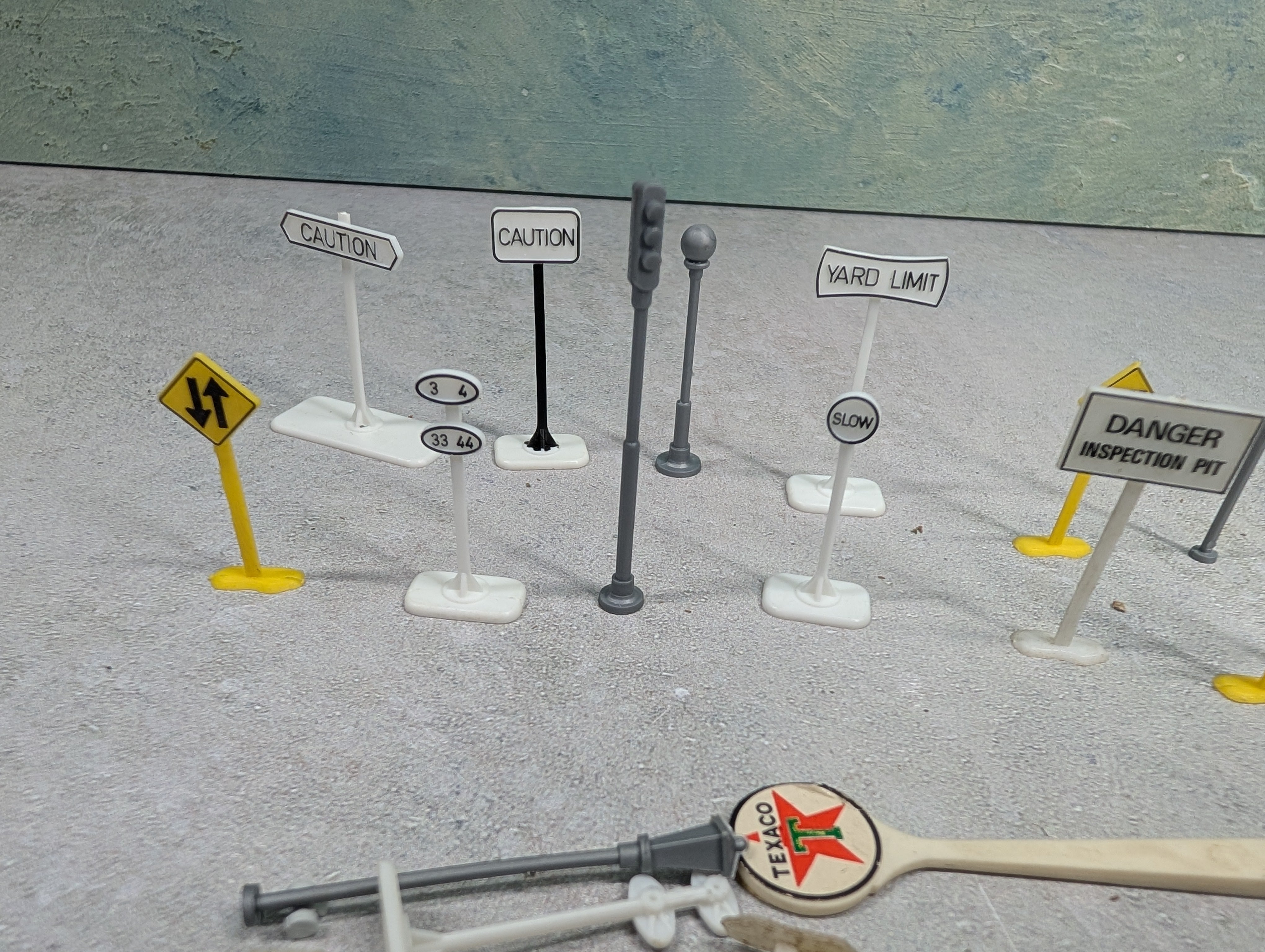 USED HO Scale Lot of Railroad Signs, Street Signs & More