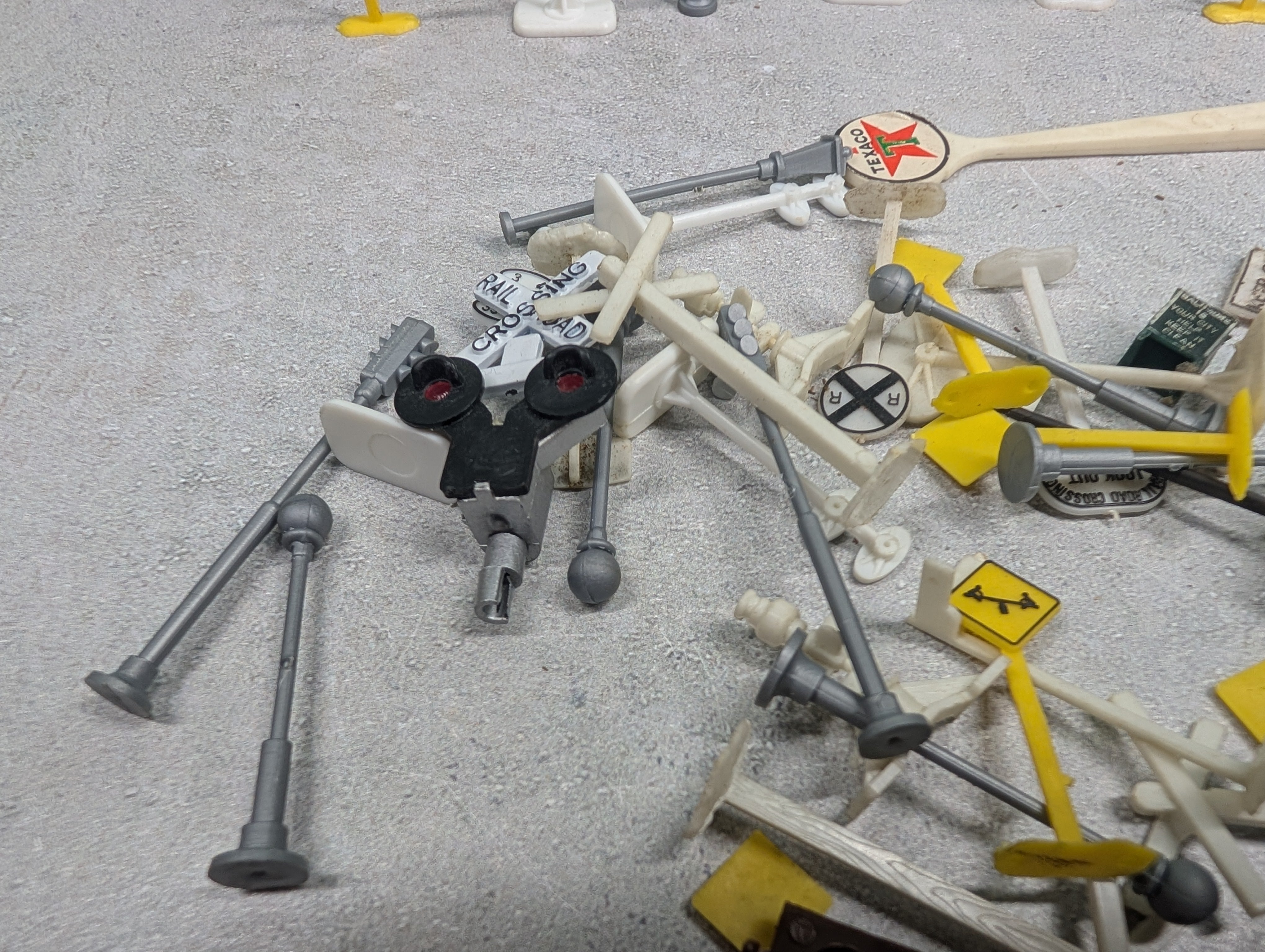 USED HO Scale Lot of Railroad Signs, Street Signs & More