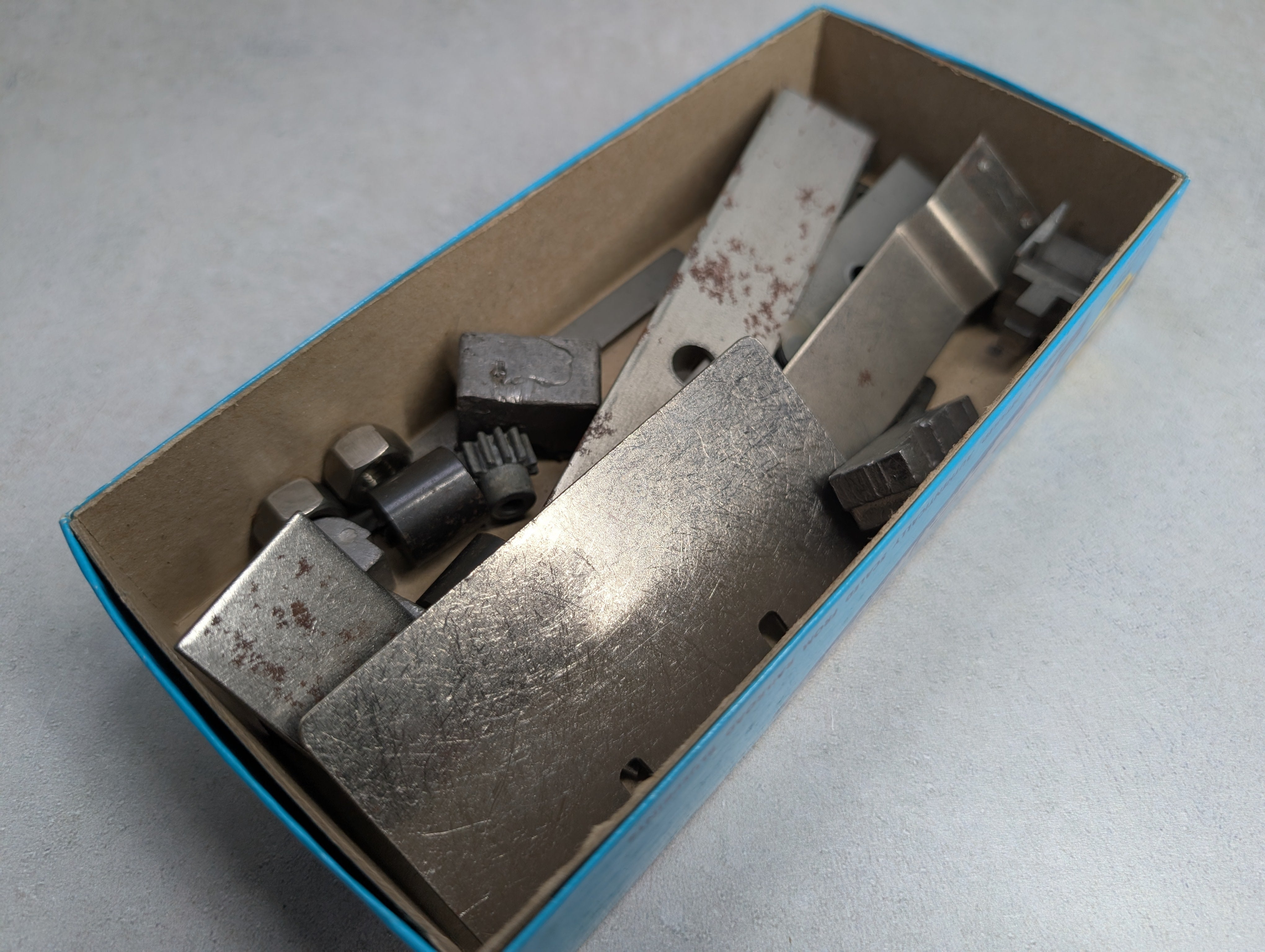 USED HO Scale Lot of Various Metal Weights (Almost 2lbs)