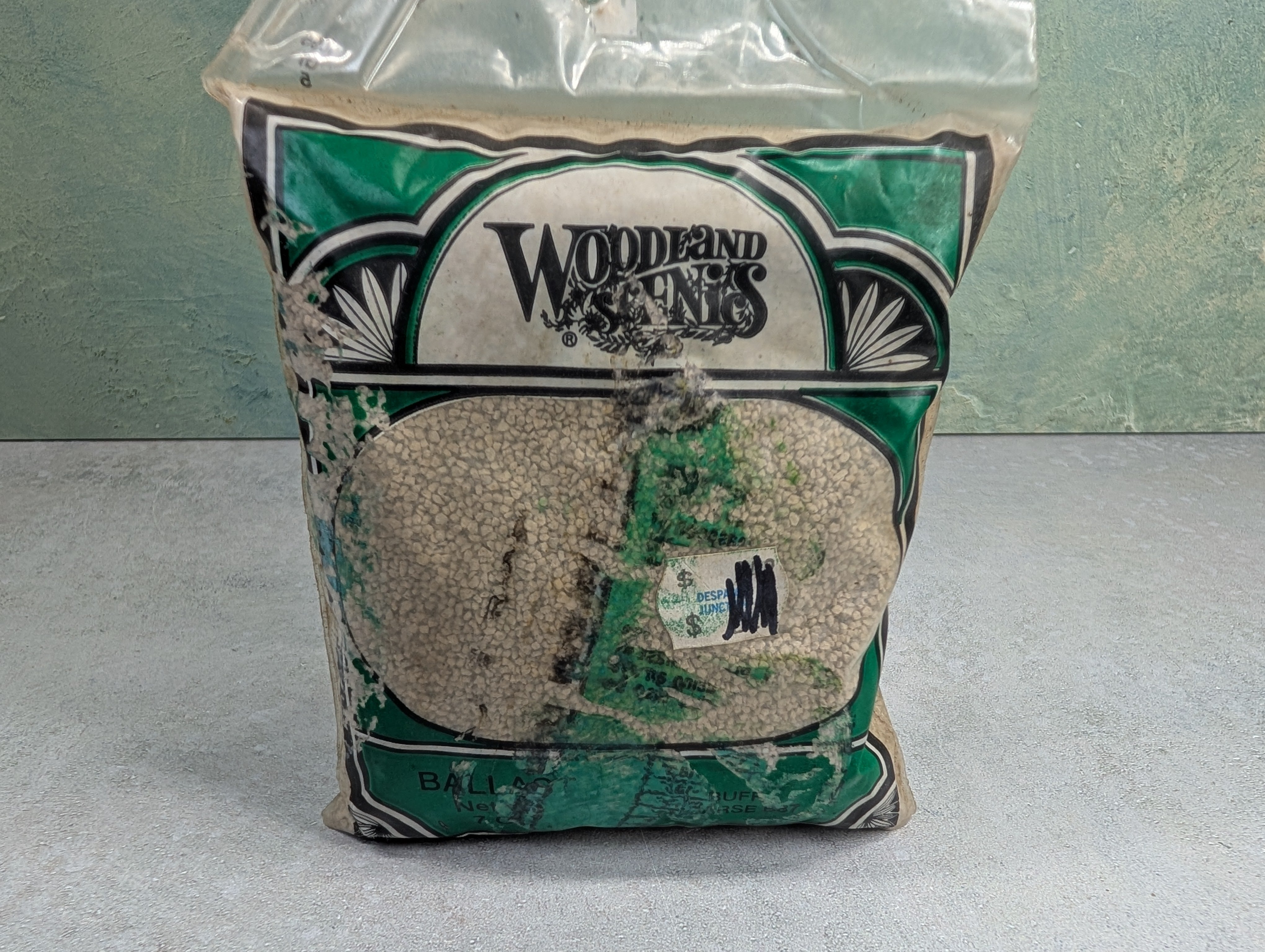 USED Woodland Scenics B87 MULTI Scale Ballast Buff Coarse