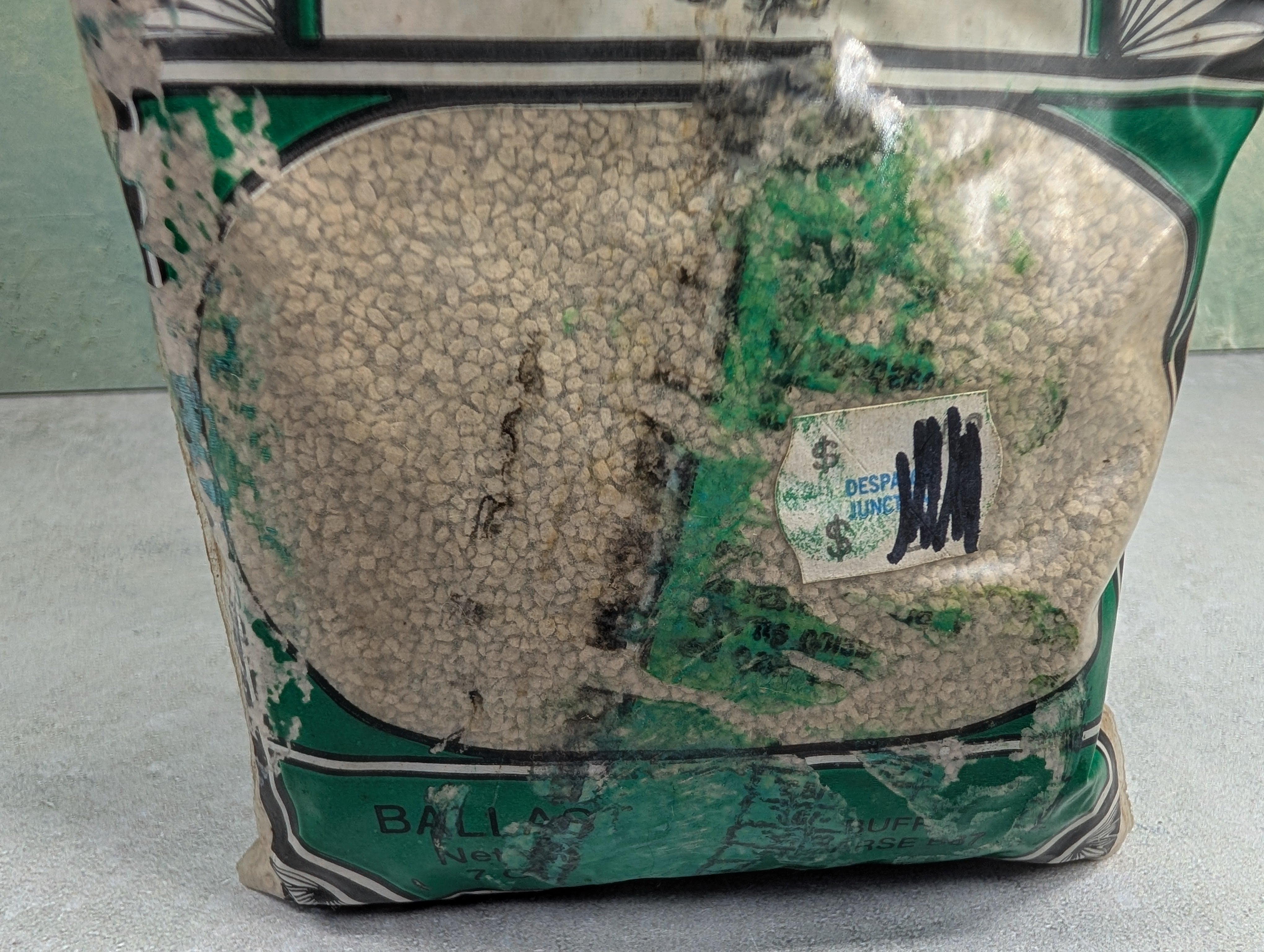 USED Woodland Scenics B87 MULTI Scale Ballast Buff Coarse