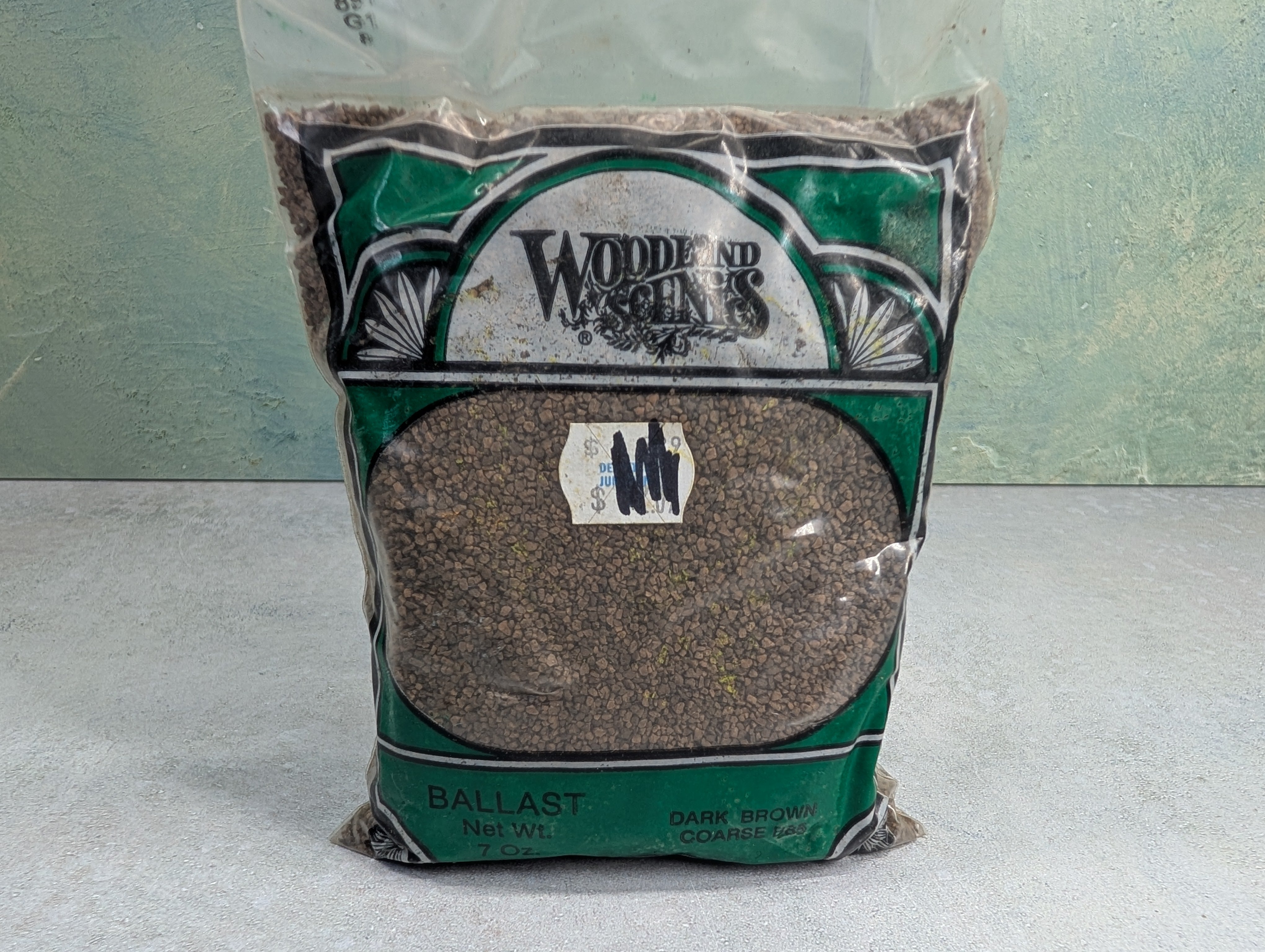 USED Woodland Scenics B85 MULTI Scale Ballast Dark Brown Coarse