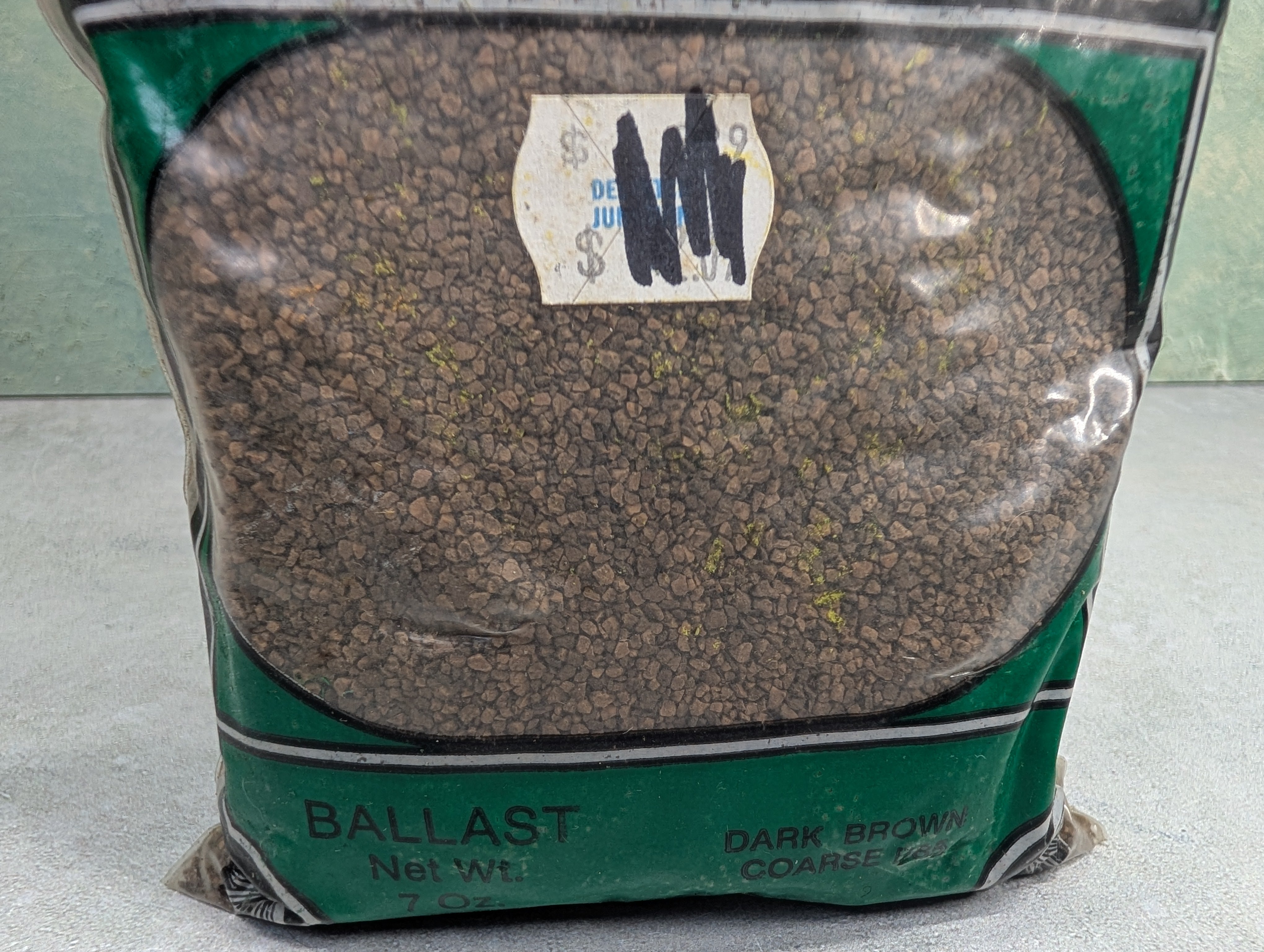 USED Woodland Scenics B85 MULTI Scale Ballast Dark Brown Coarse