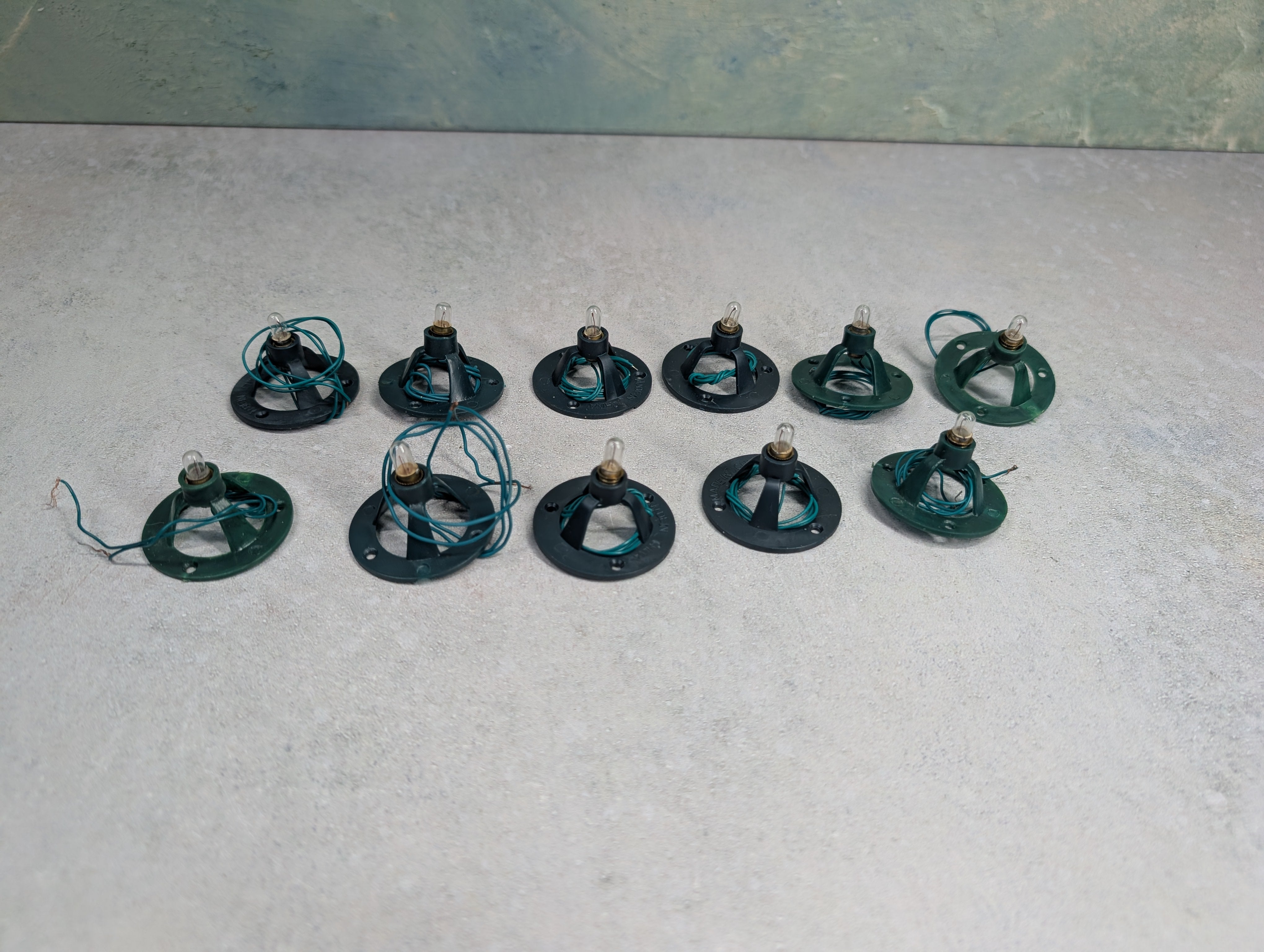 USED Life-Like MULTI Scale Lot of House Lights w/ Bases (Untested)