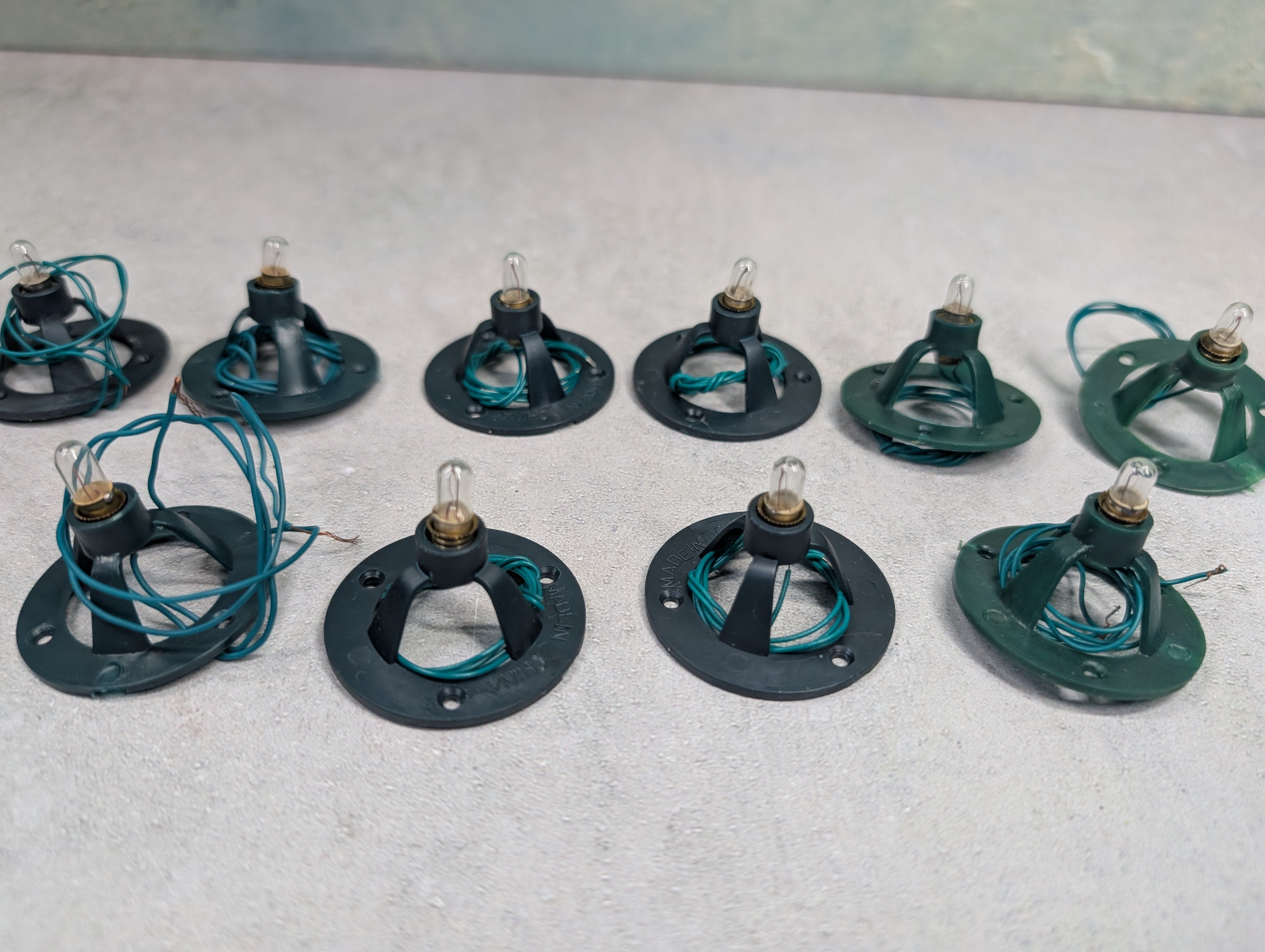 USED Life-Like MULTI Scale Lot of House Lights w/ Bases (Untested)