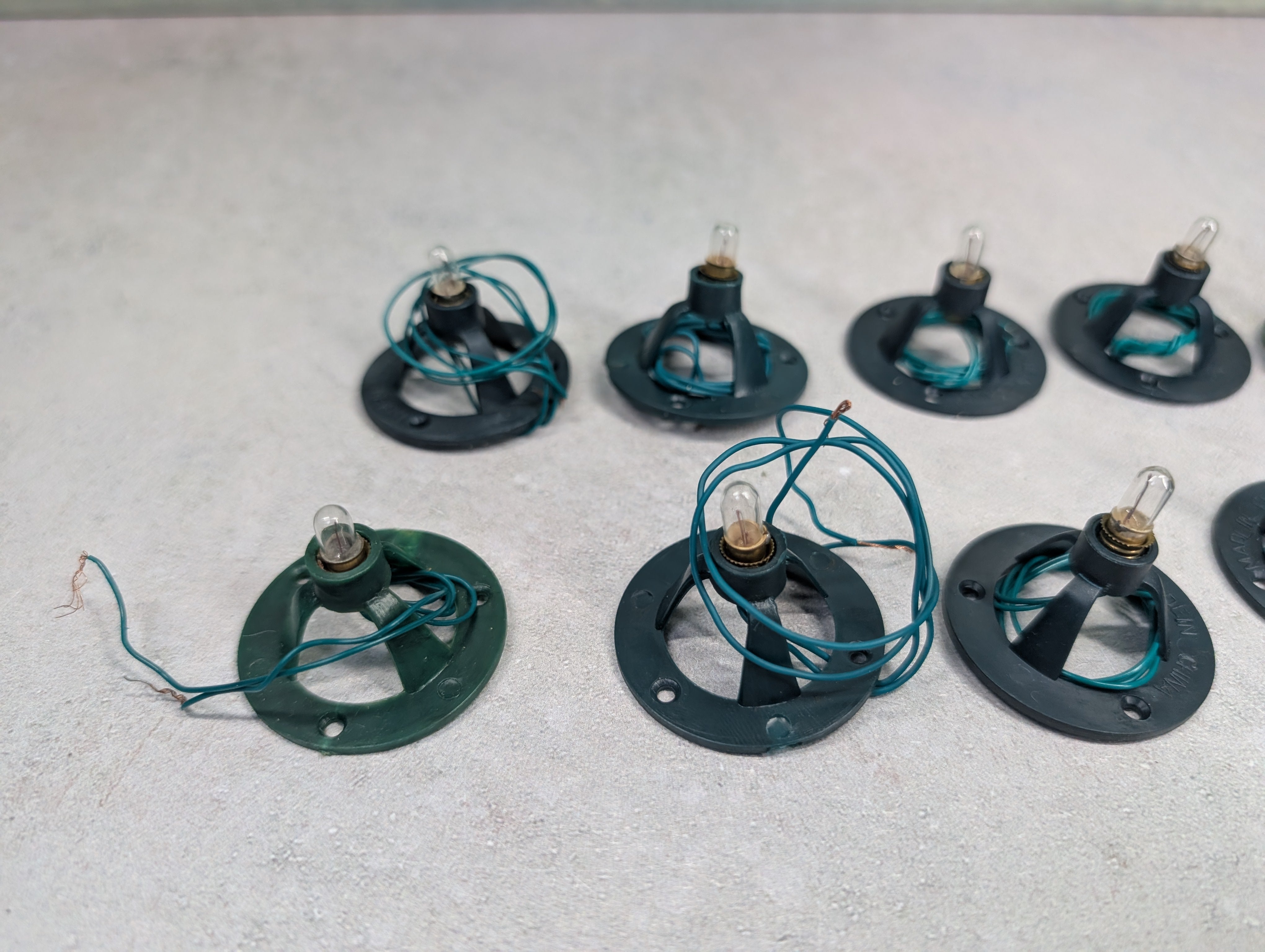 USED Life-Like MULTI Scale Lot of House Lights w/ Bases (Untested)