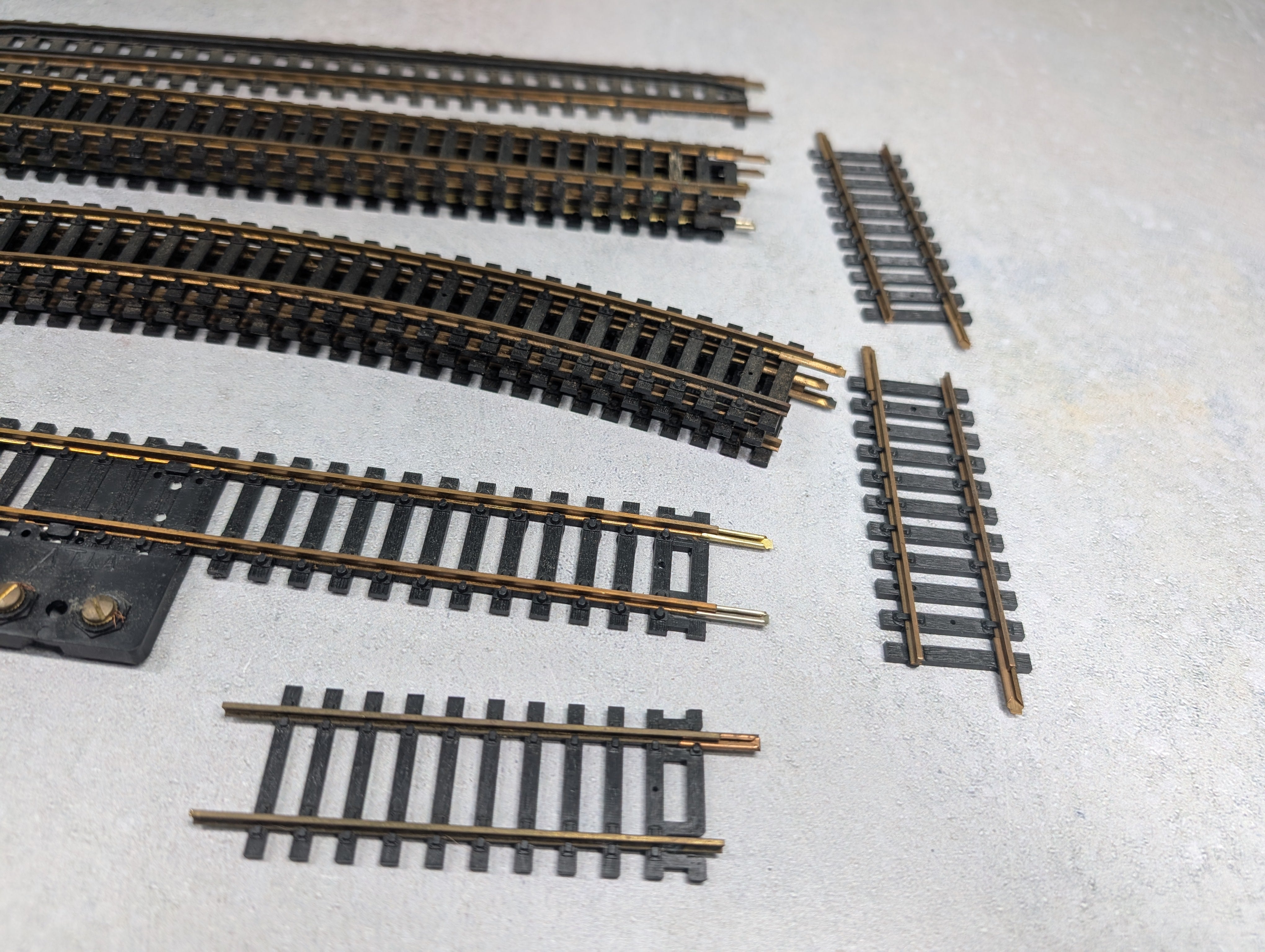 USED HO Scale Lot of Brass Code 100 Track (14 pcs)