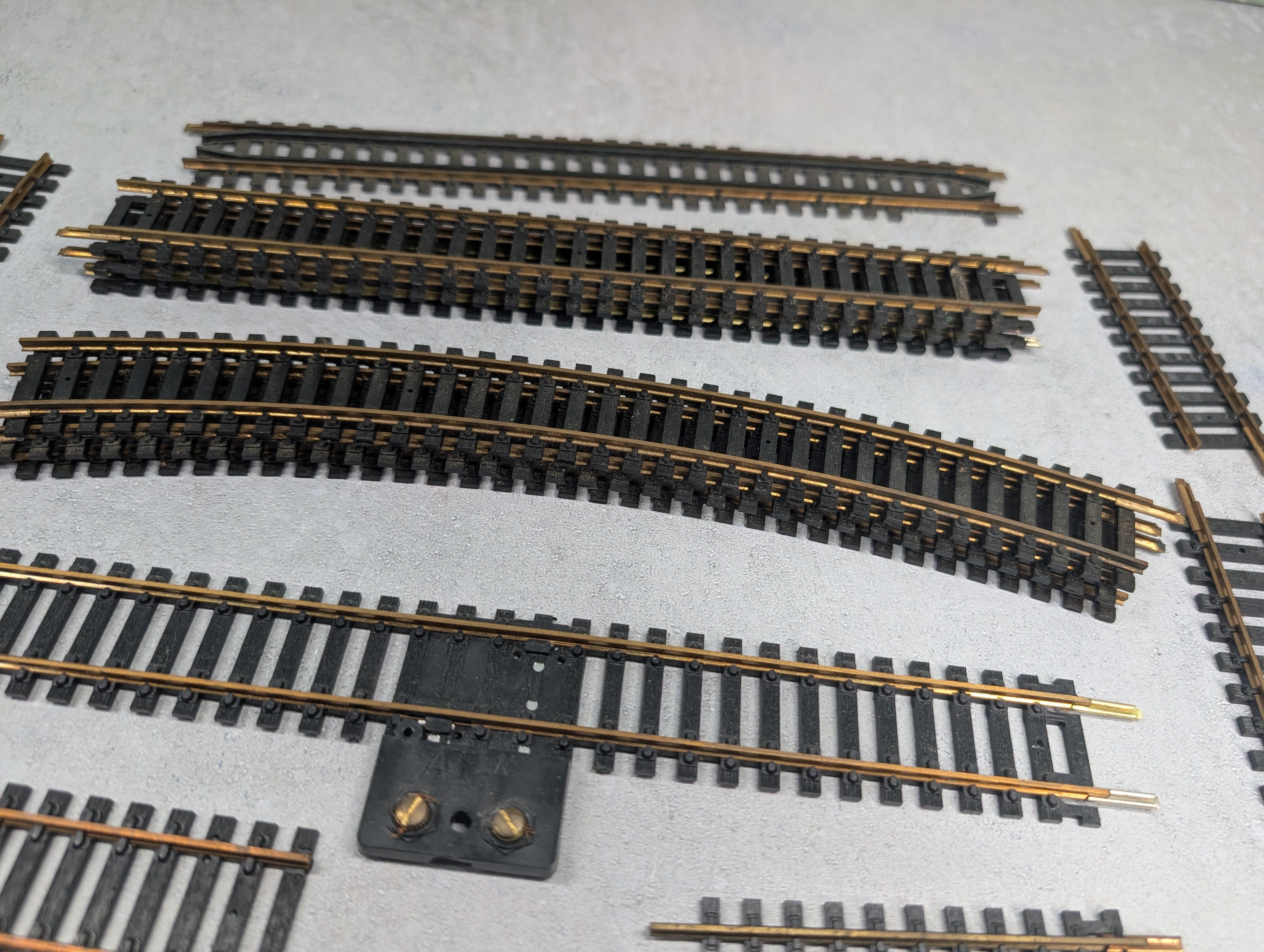 USED HO Scale Lot of Brass Code 100 Track (14 pcs)