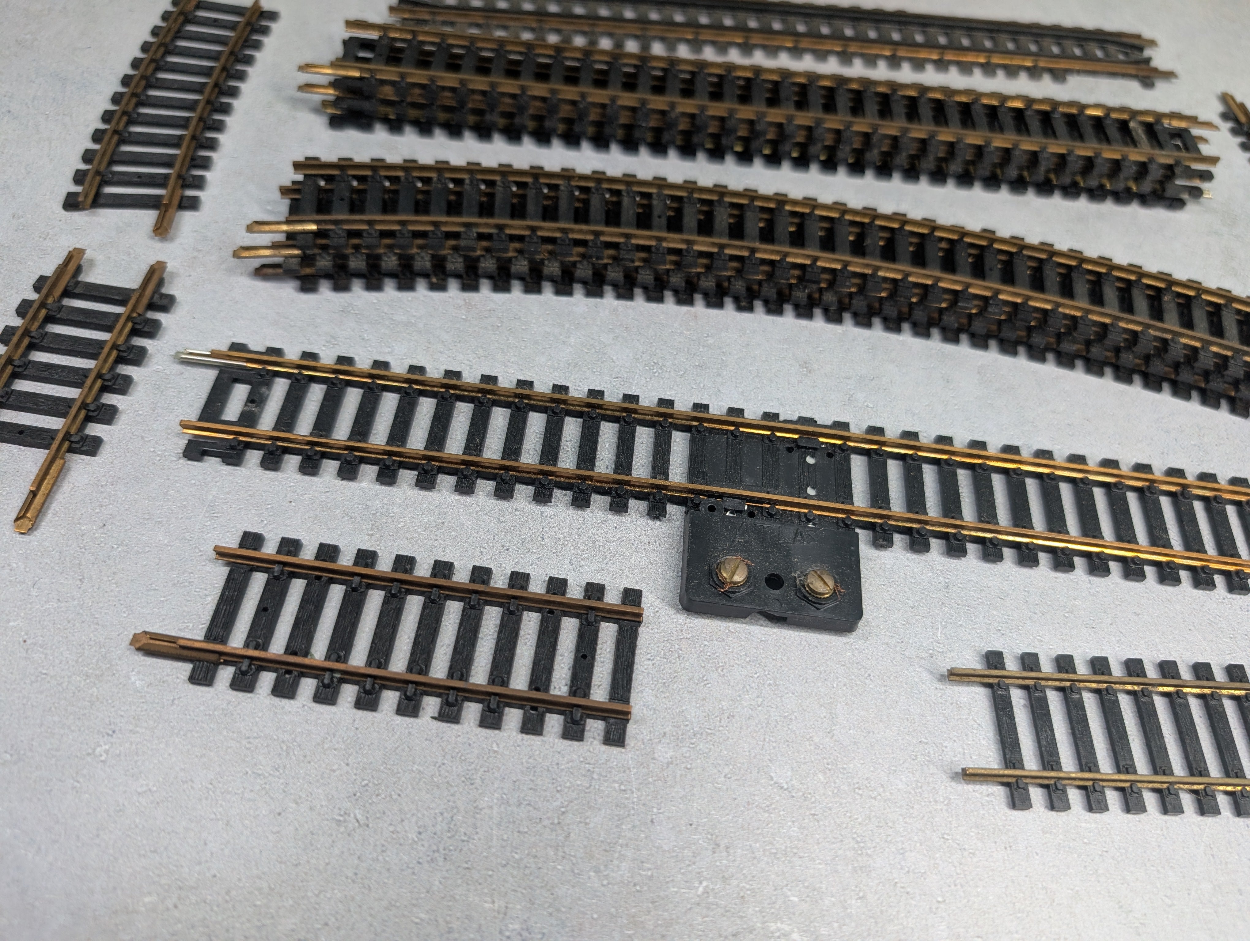 USED HO Scale Lot of Brass Code 100 Track (14 pcs)