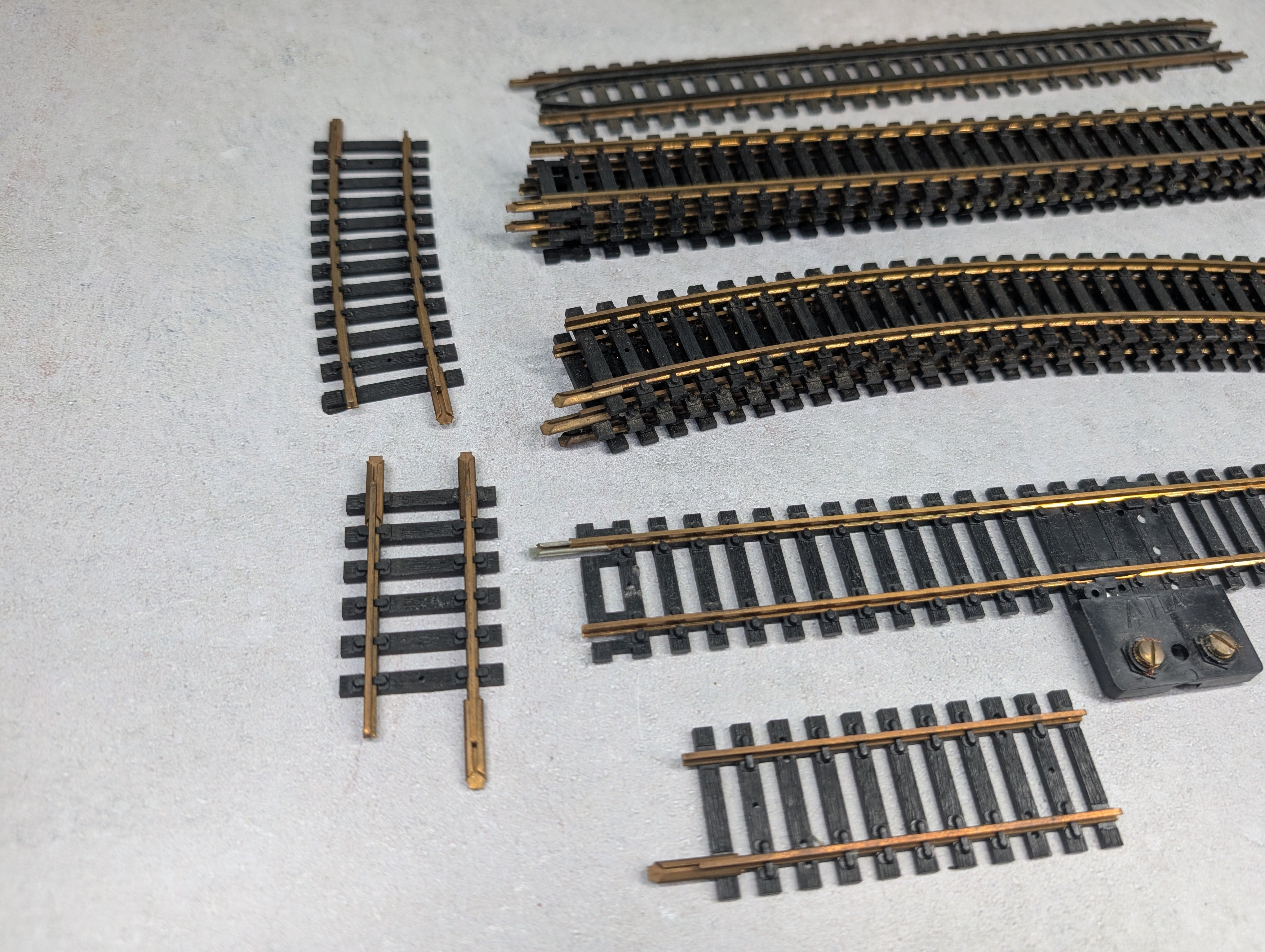 USED HO Scale Lot of Brass Code 100 Track (14 pcs)