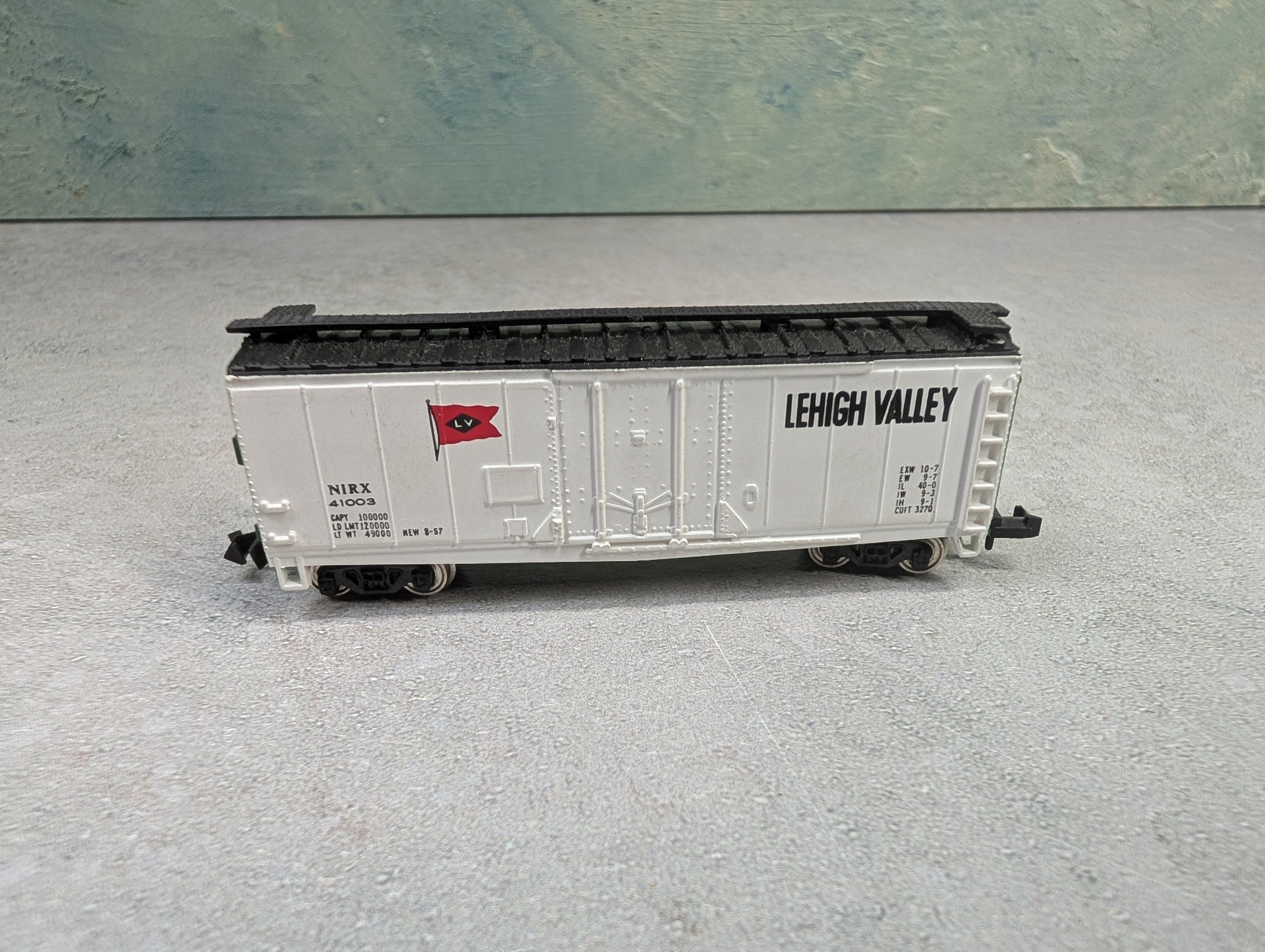 USED Bachmann N Scale 41' Box Car Lehigh Valley NIRX #41003