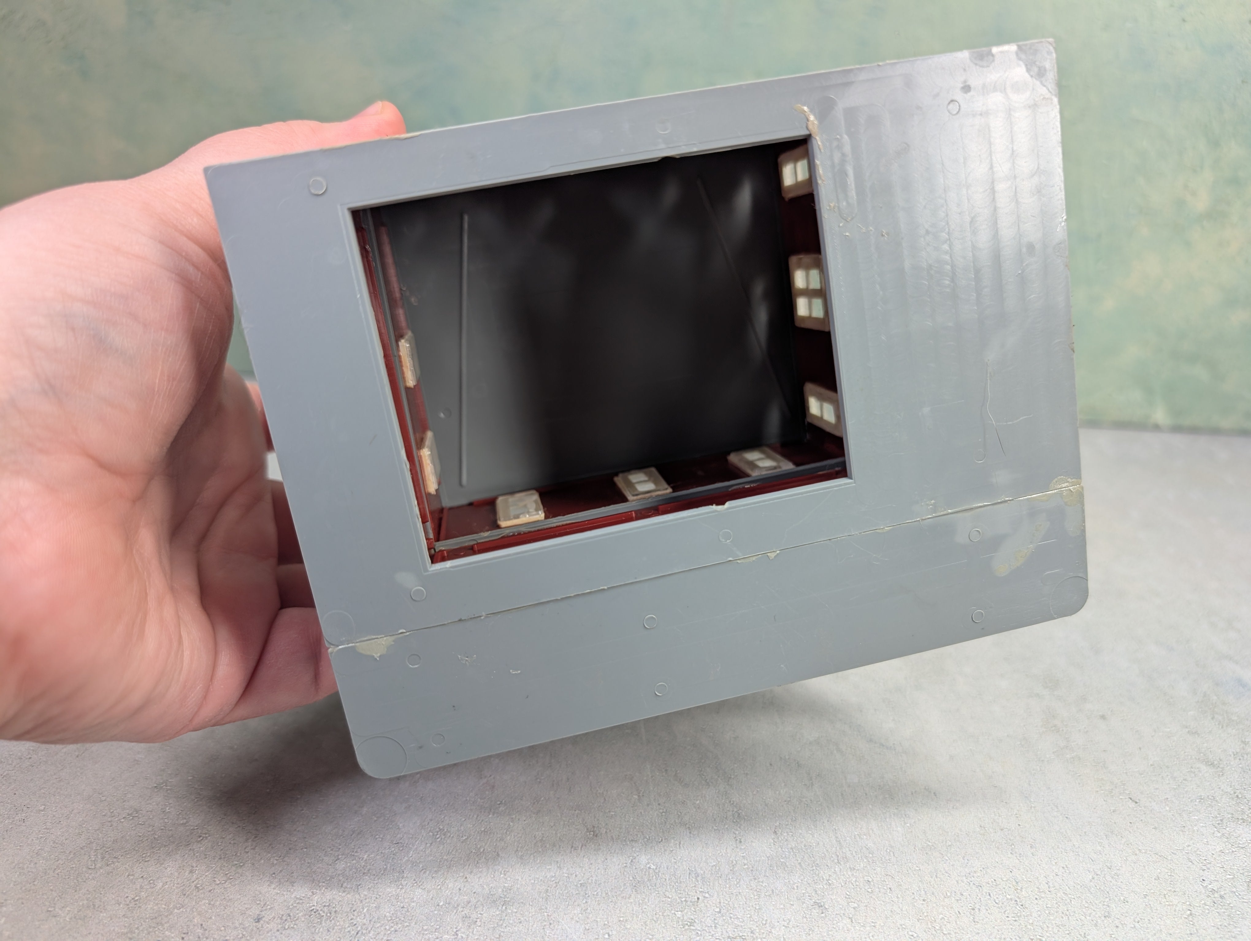 USED HO Scale Brick Storefront w/ Sidewalk