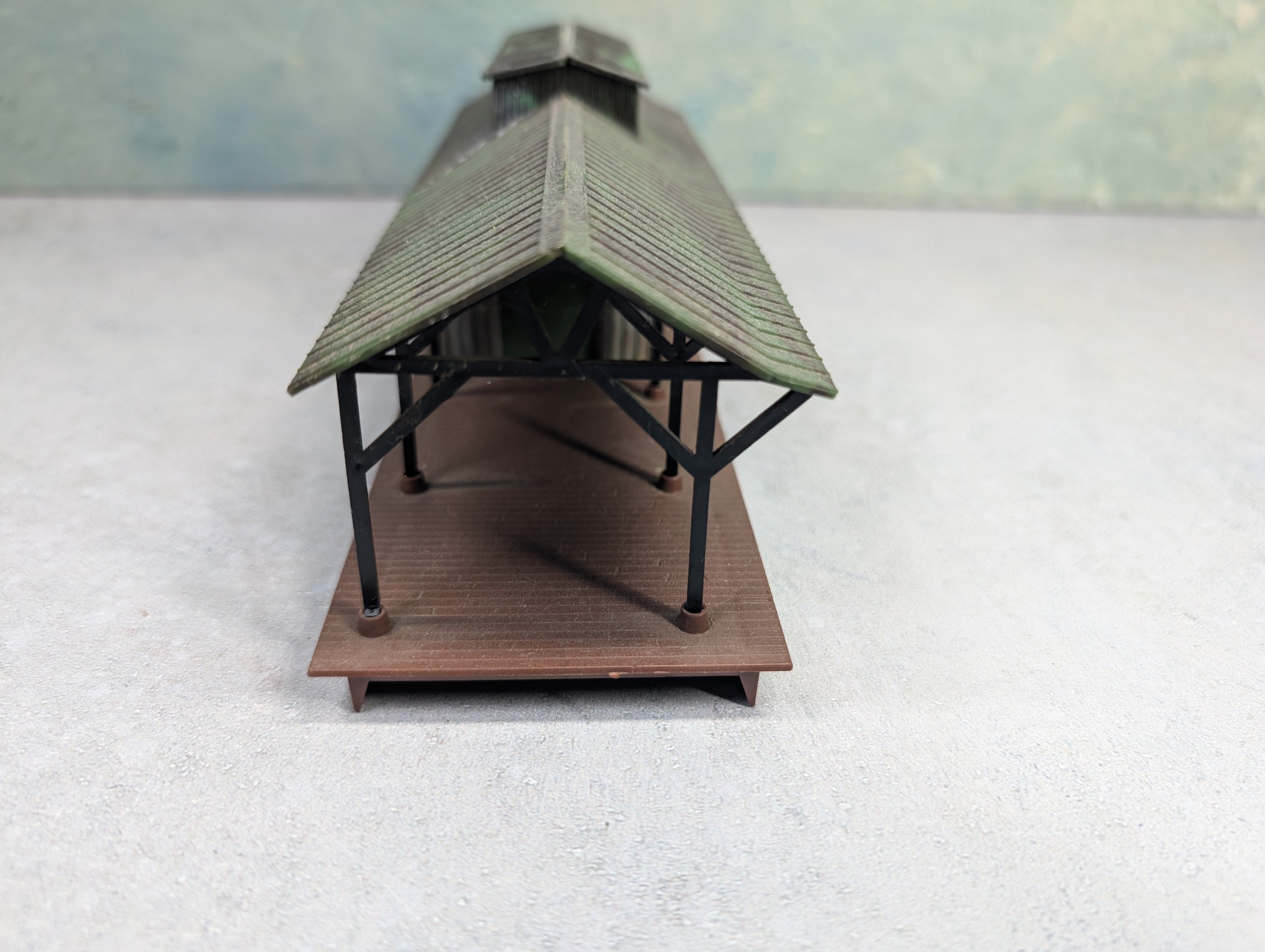 USED Heljan HO Scale Freight Station