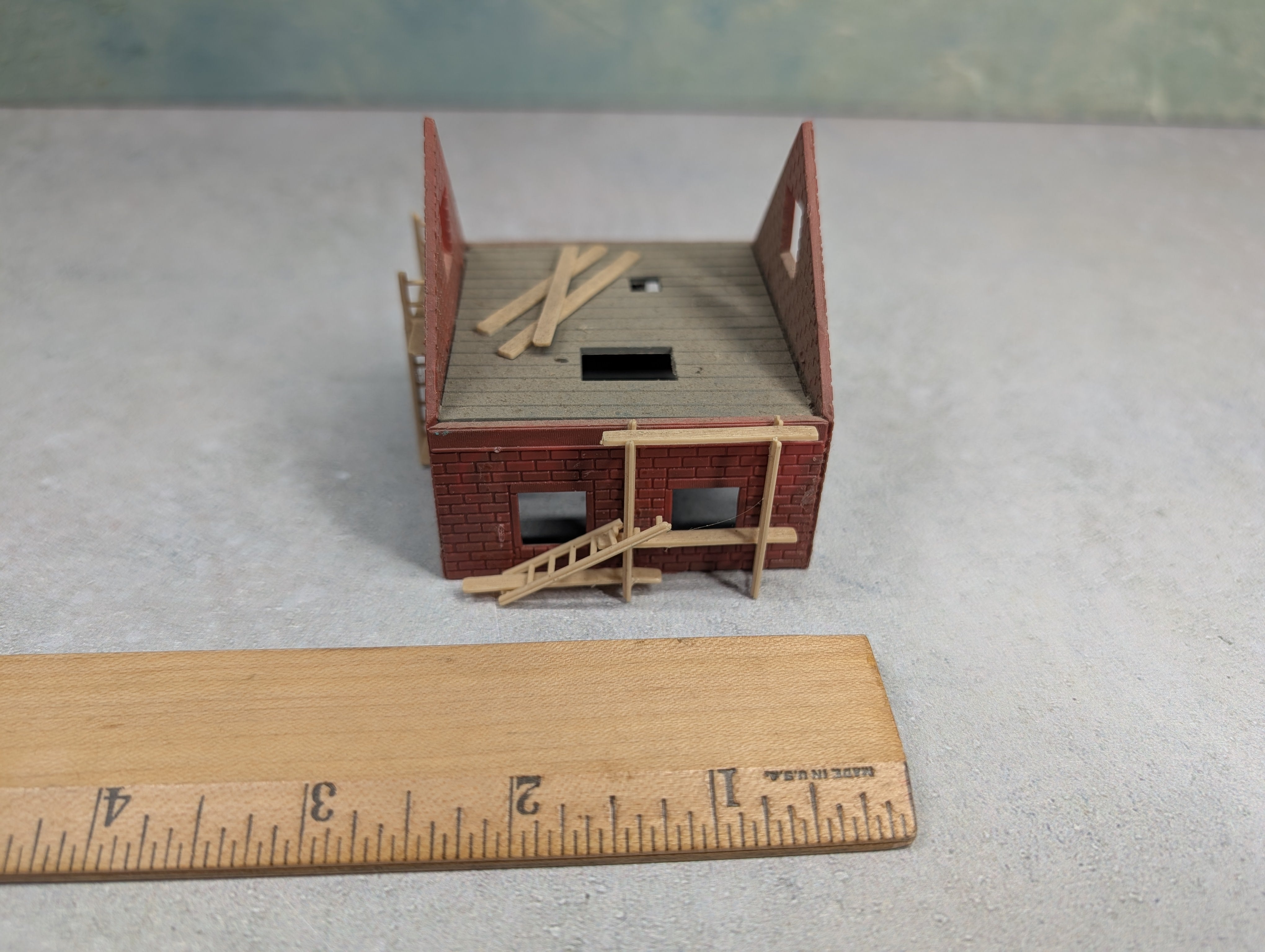 USED HO Scale Brick Home Under Construction