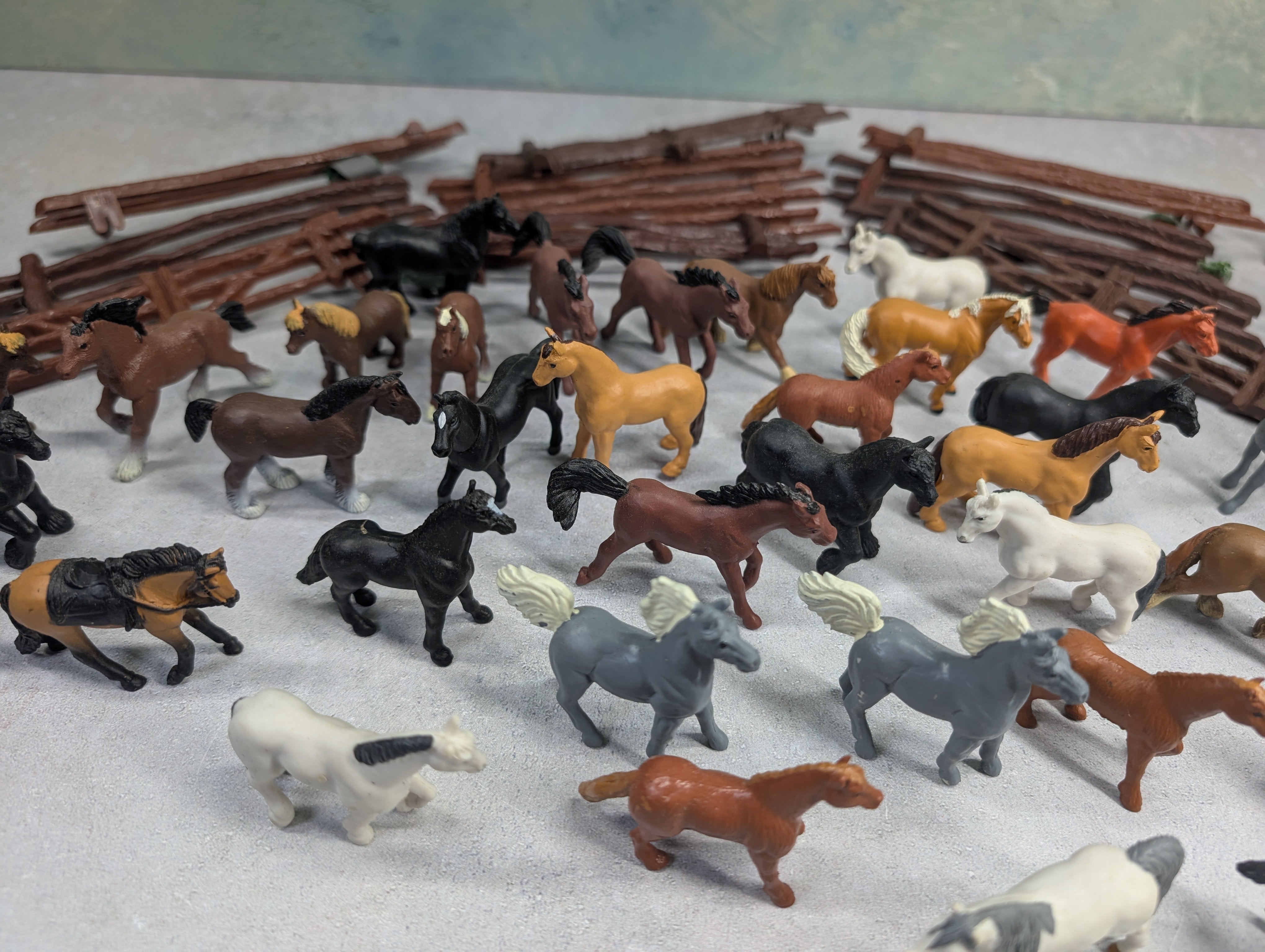 USED O Generous Lot of Horses w/ Fencing, Horse Farm, Farm (50+ pcs)