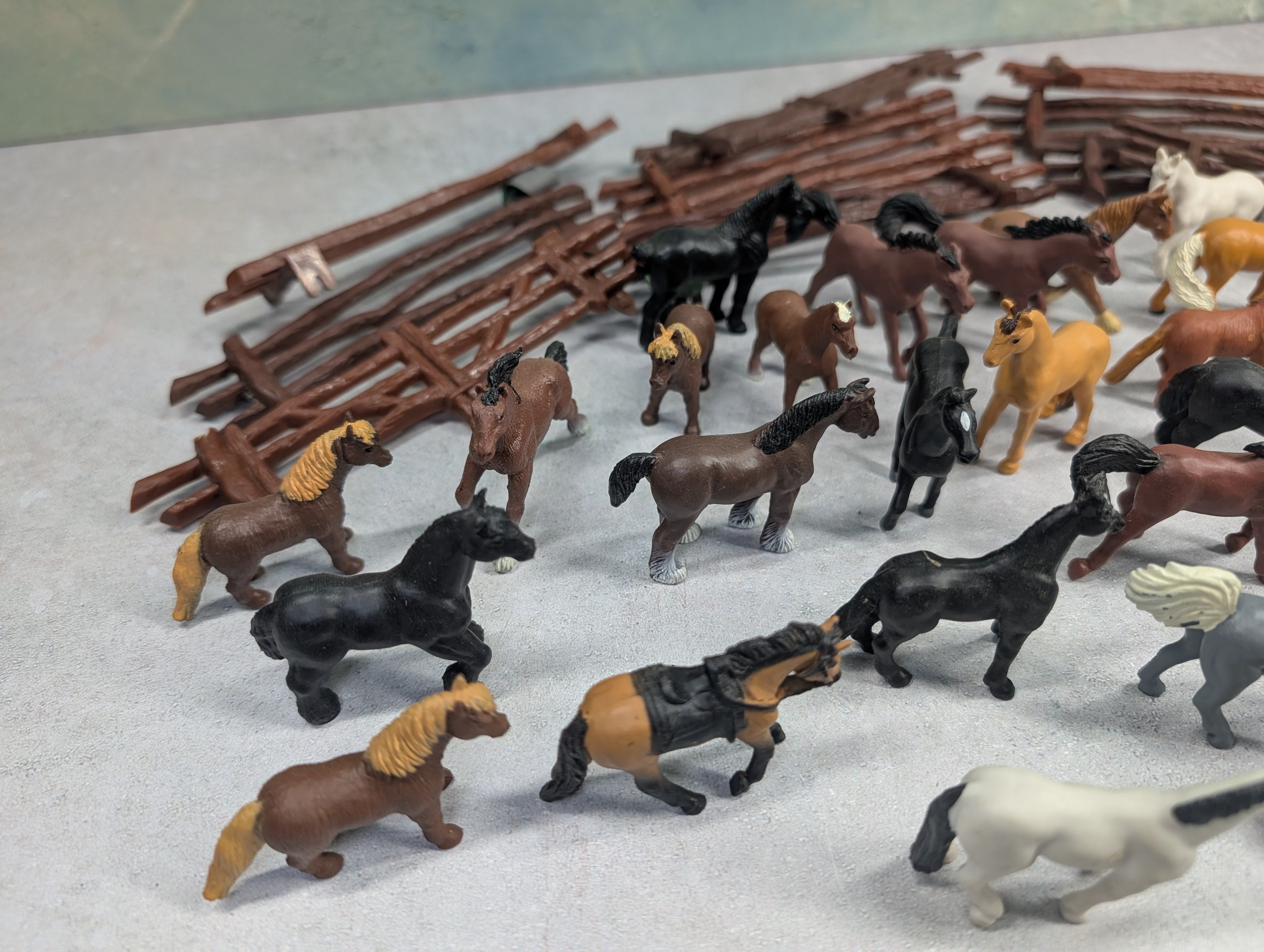 USED O Generous Lot of Horses w/ Fencing, Horse Farm, Farm (50+ pcs)