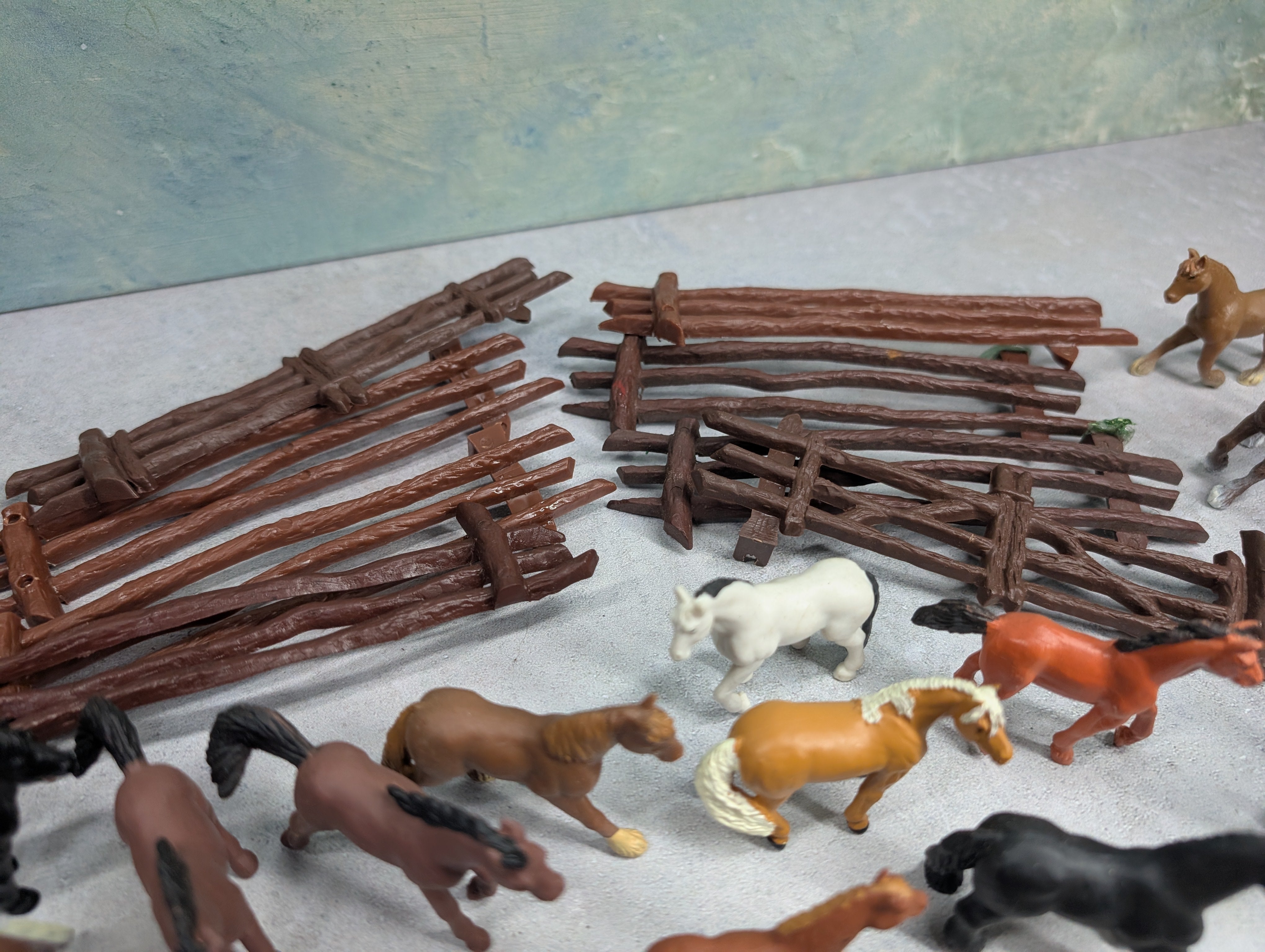 USED O Generous Lot of Horses w/ Fencing, Horse Farm, Farm (50+ pcs)