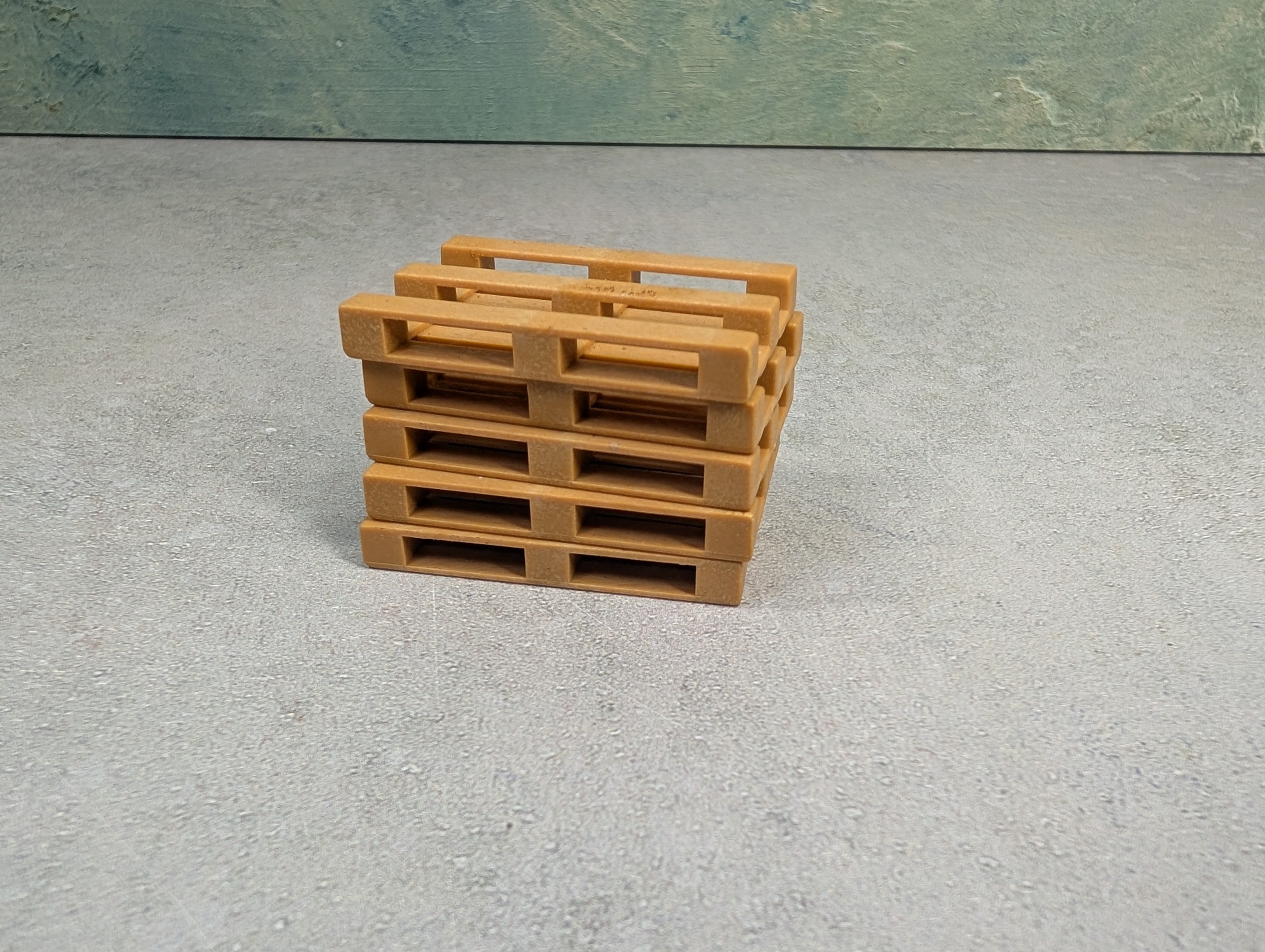 USED O Lot of Pallets (5 pcs)