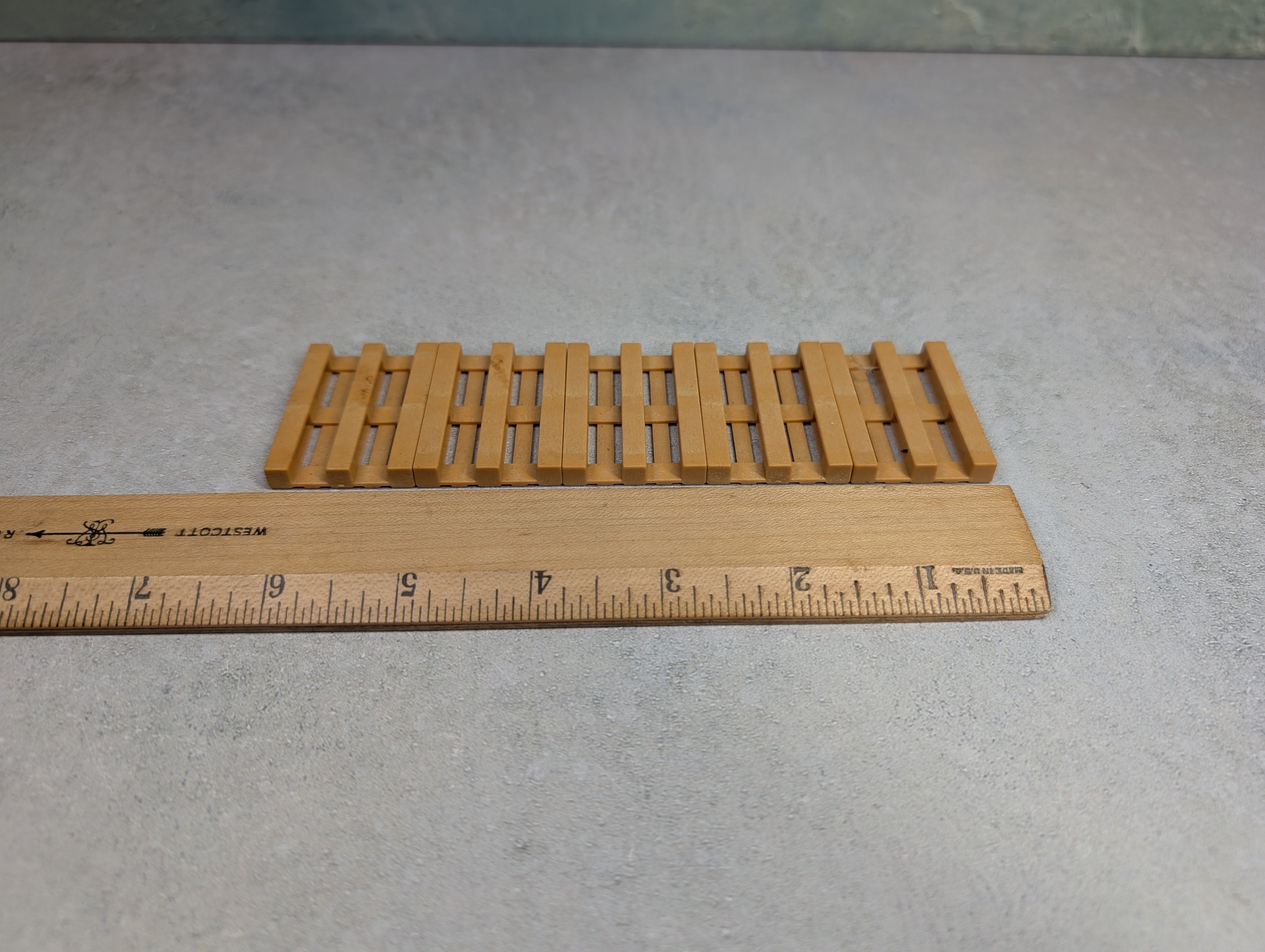 USED O Lot of Pallets (5 pcs)