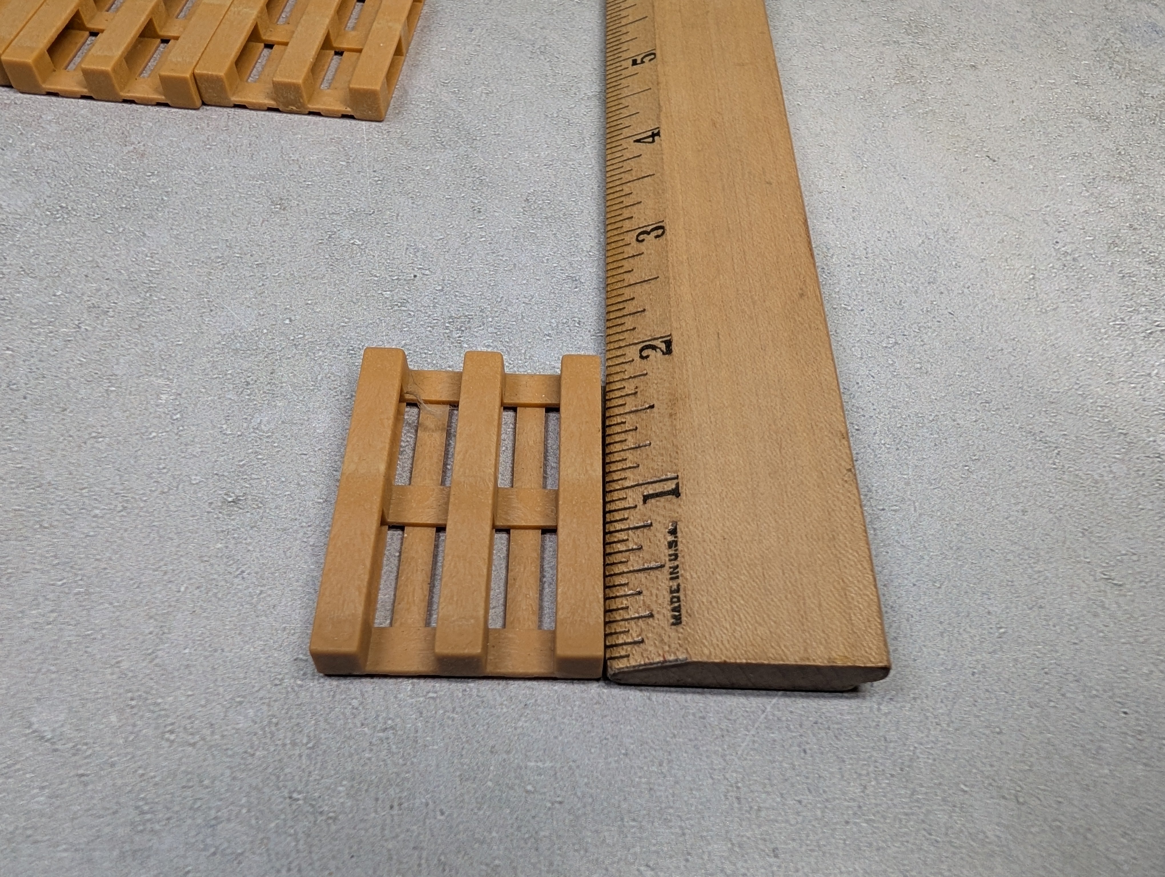 USED O Lot of Pallets (5 pcs)