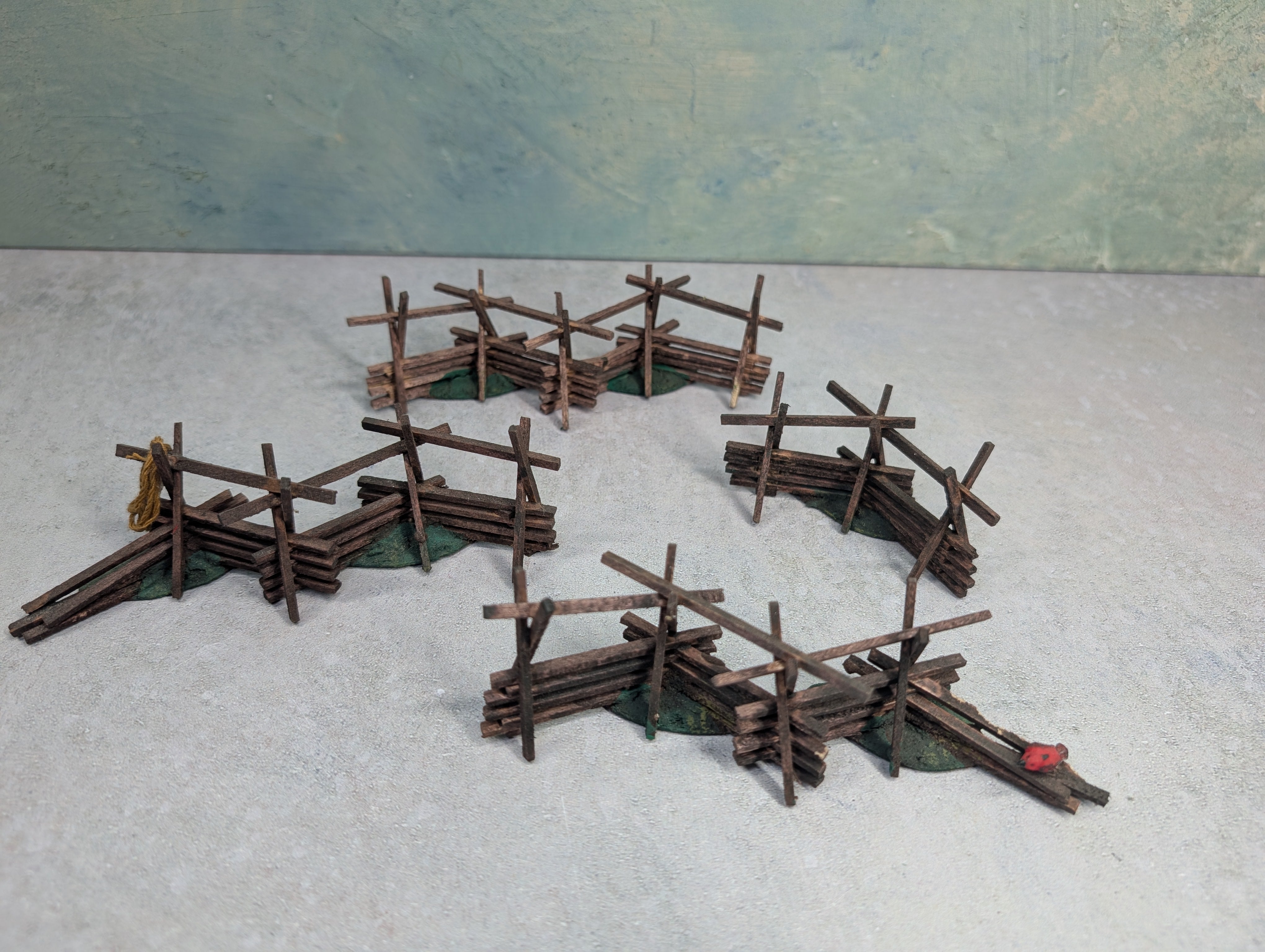 USED O Wooden Split Level Fence (4 pcs)