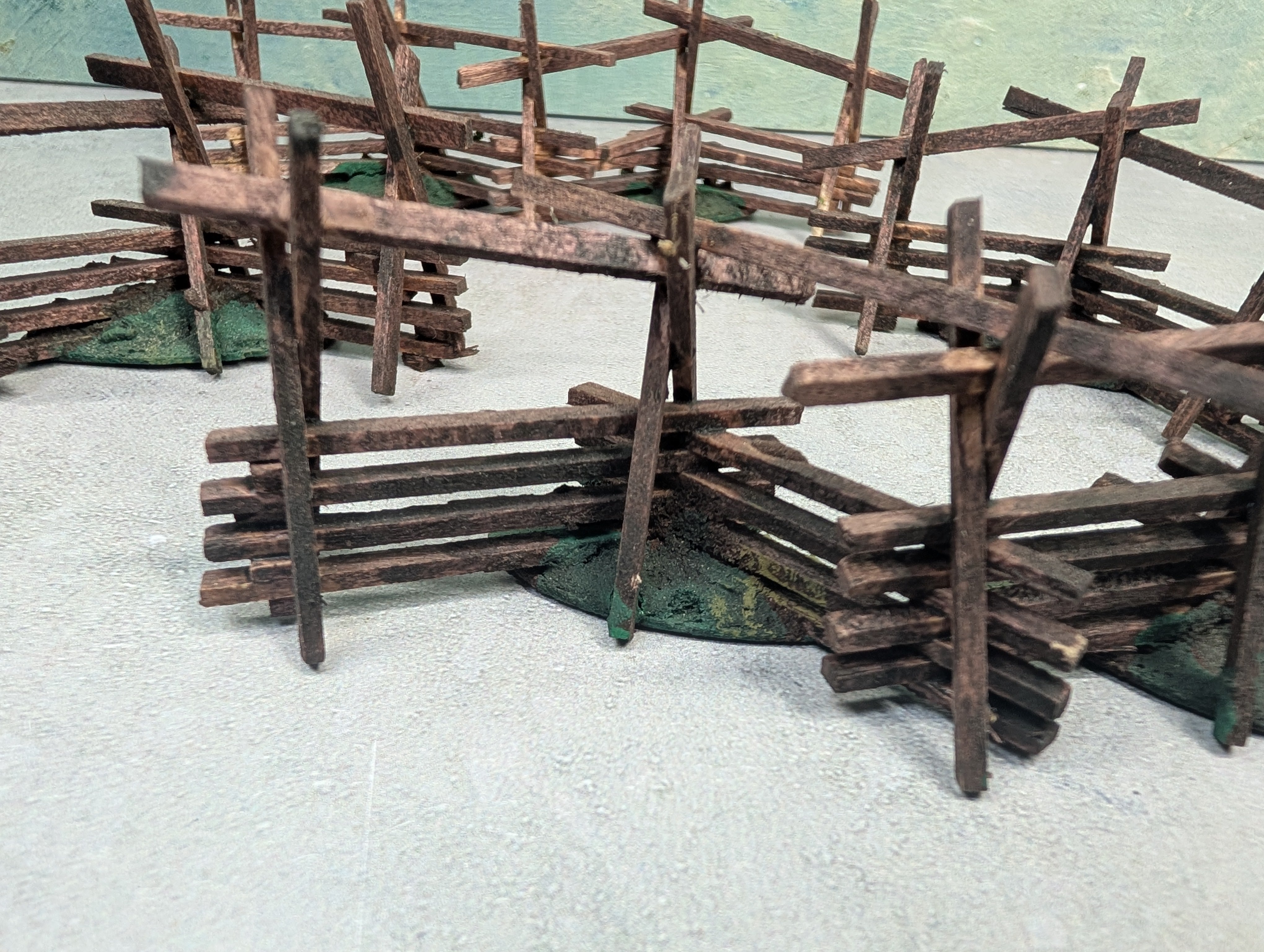 USED O Wooden Split Level Fence (4 pcs)