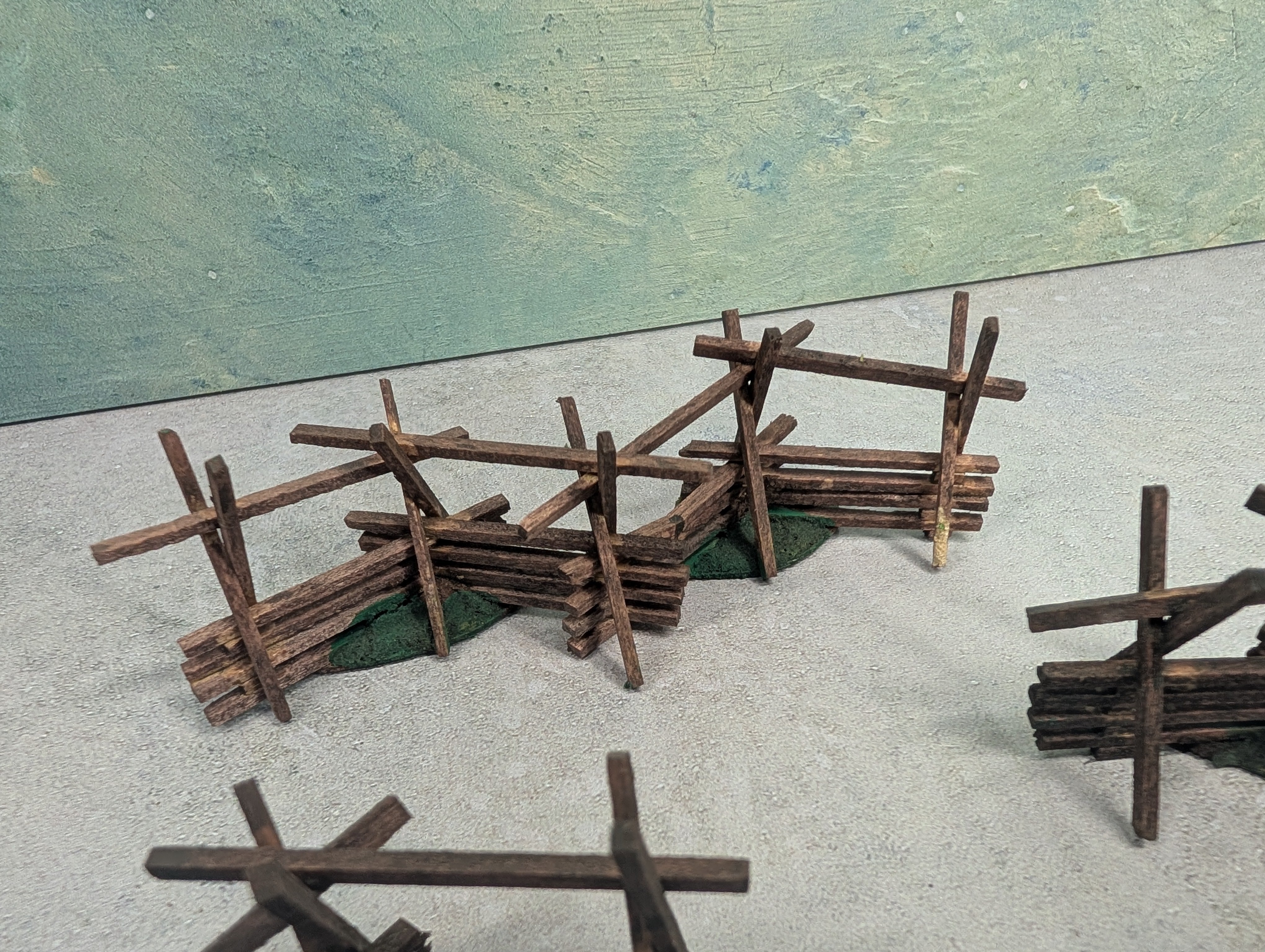 USED O Wooden Split Level Fence (4 pcs)