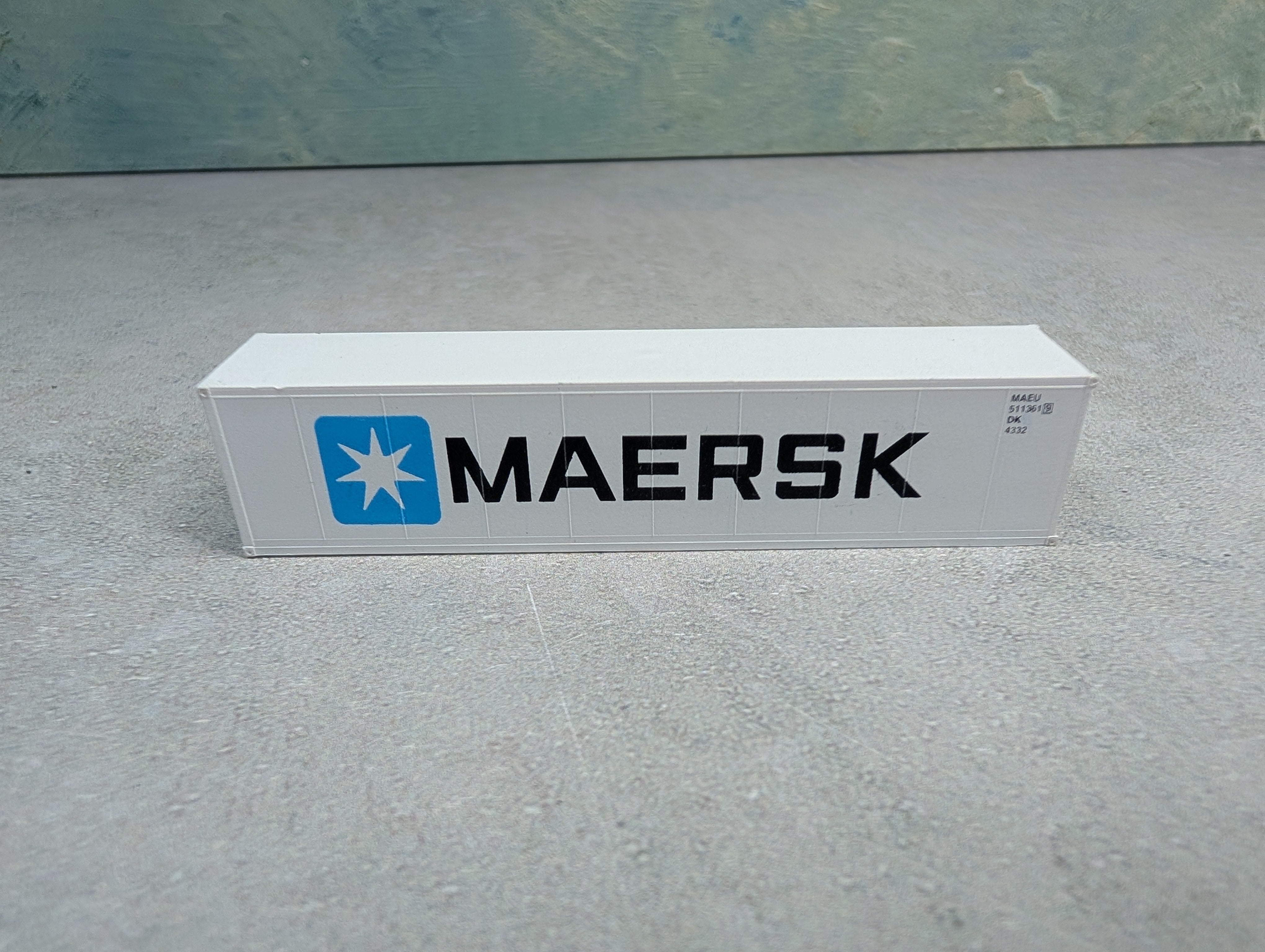 USED Deluxe N Scale 40' Refrigerated Container Maersk MAEU #511617